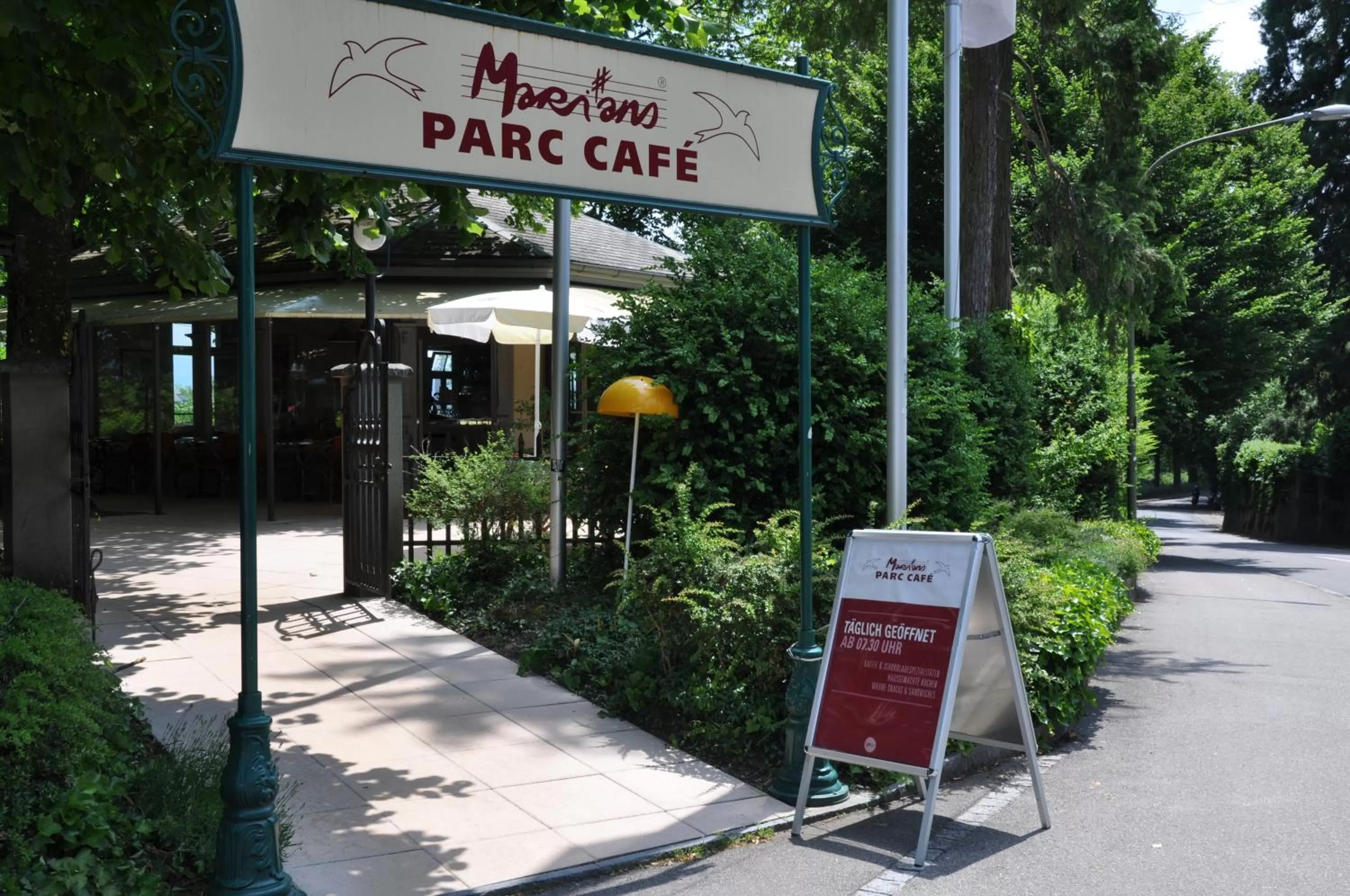 Restaurant/places to eat in Unique Hotel Innere Enge