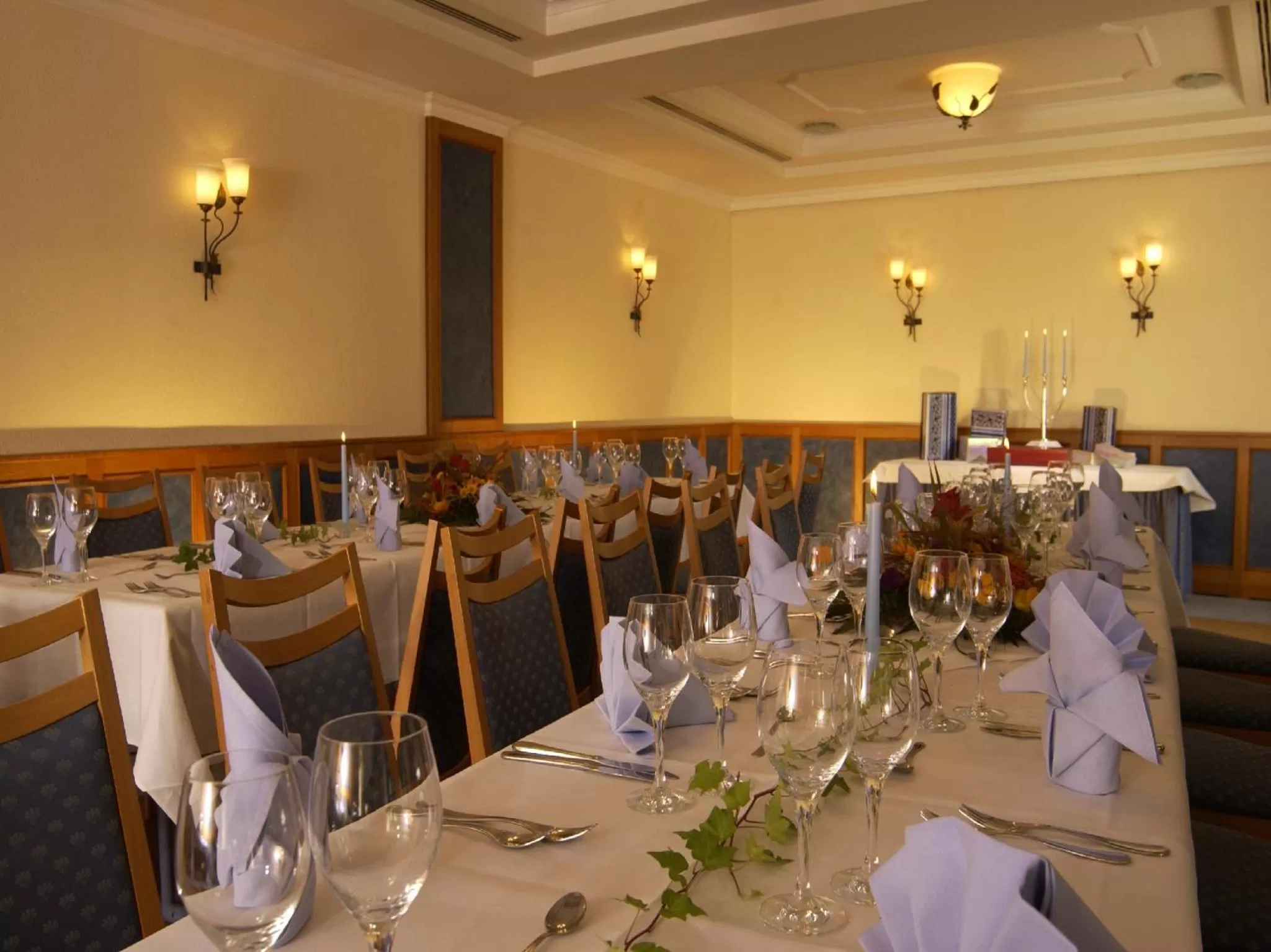 Restaurant/places to eat in City Partner Hotel Strauss