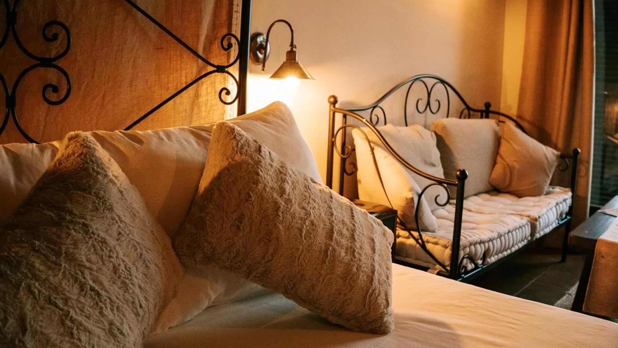 Bed in Hospedería Ballesteros