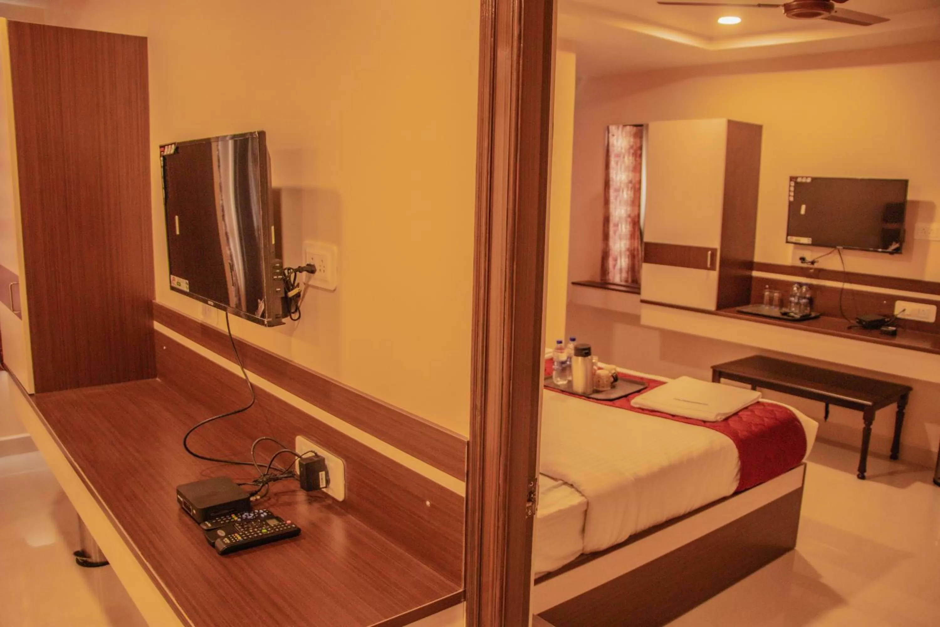 TV and multimedia, Bed in Hotel Mountview Comforts