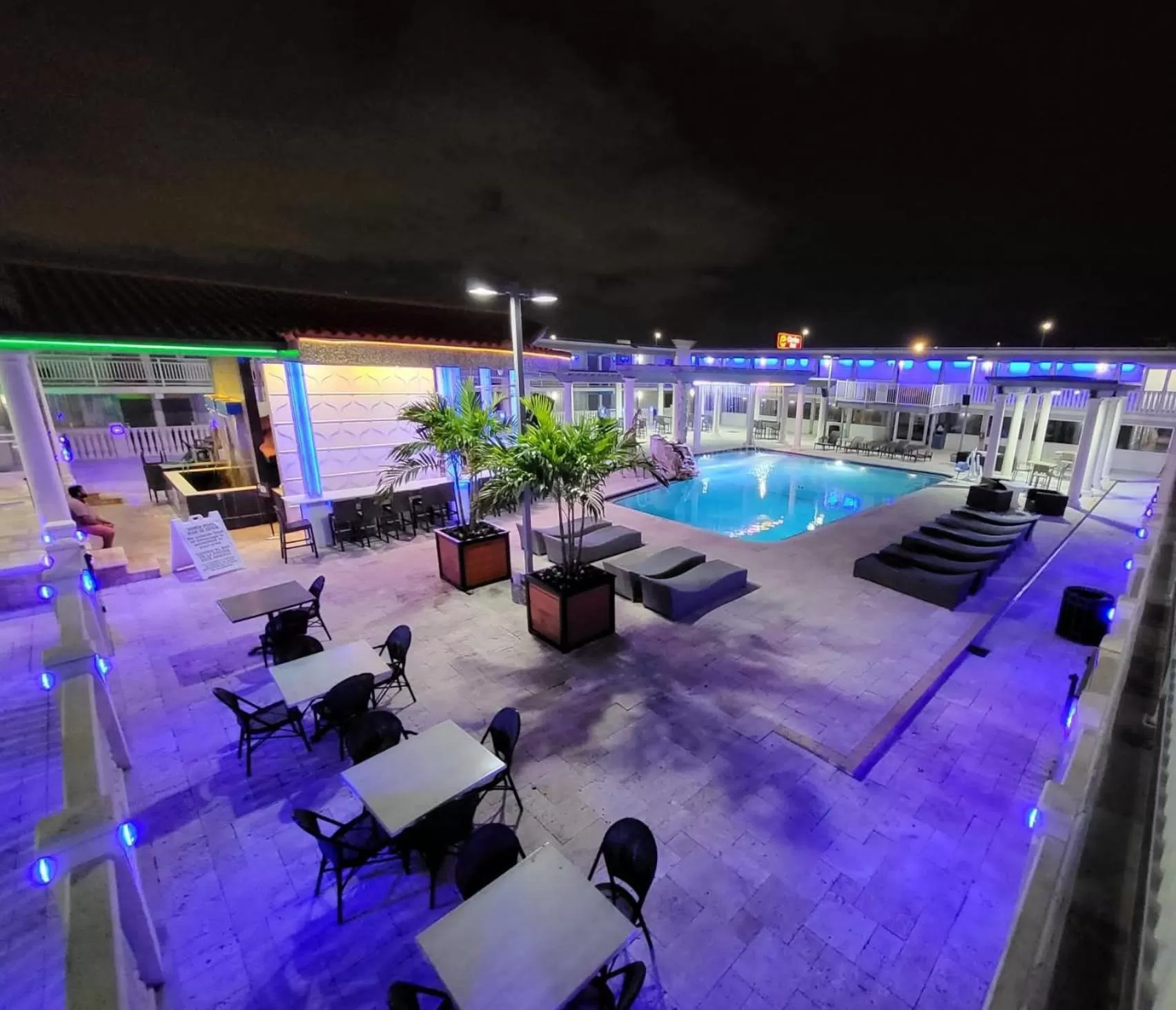 Patio in Quality Inn and Conference Center Tampa-Brandon