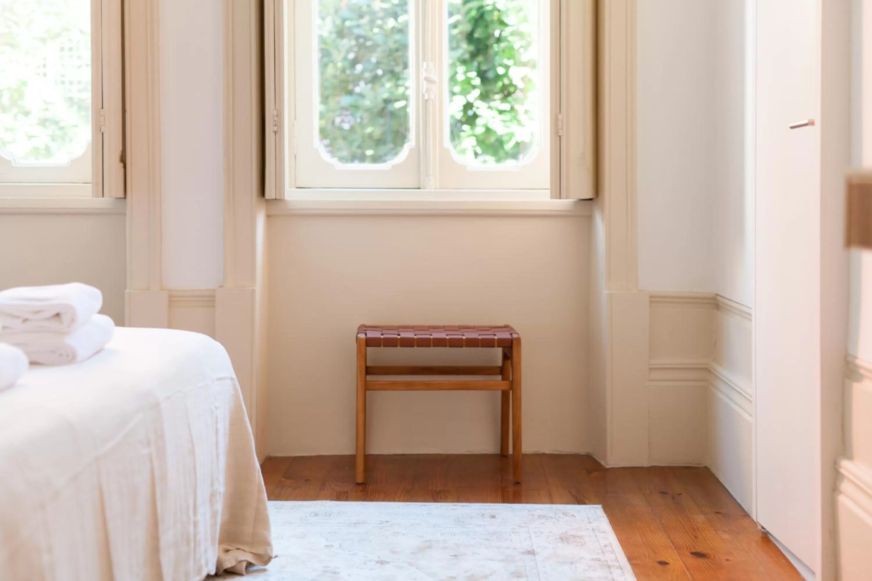 Bedroom, Bed in Alameda Suites @ Porto River