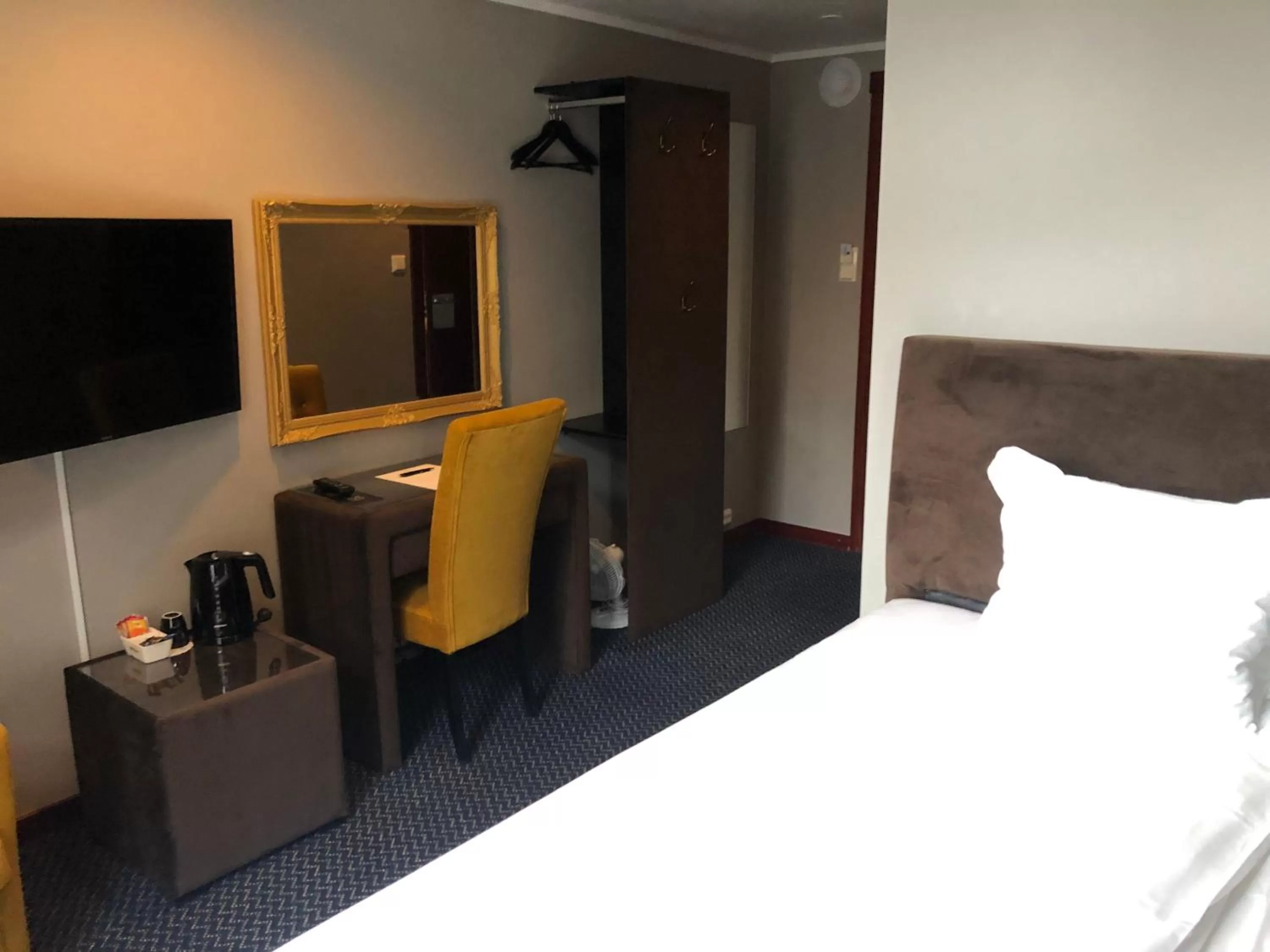 Photo of the whole room, Bed in Grand Hotel Arendal - Unike Hoteller