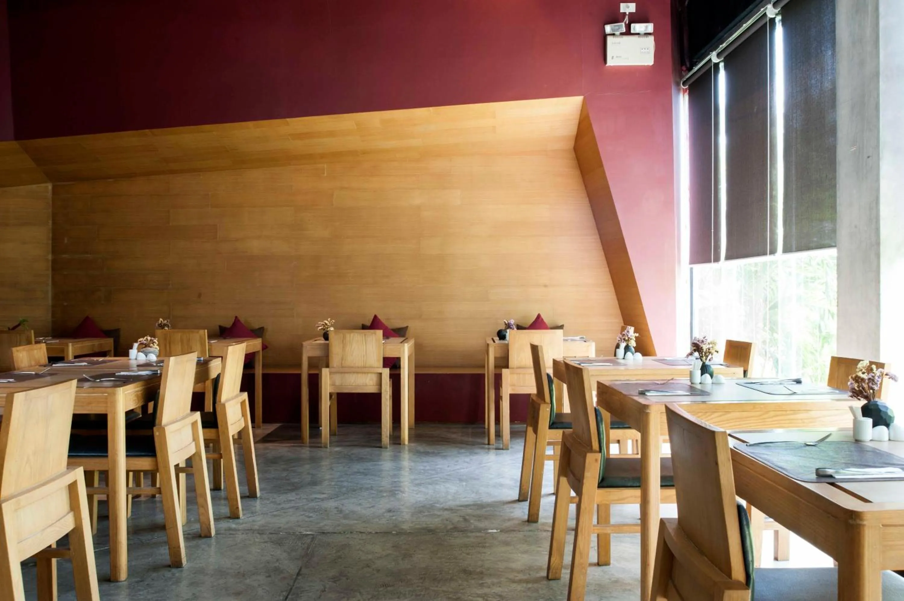 Restaurant/places to eat in The Now Hotel - SHA Extra Plus