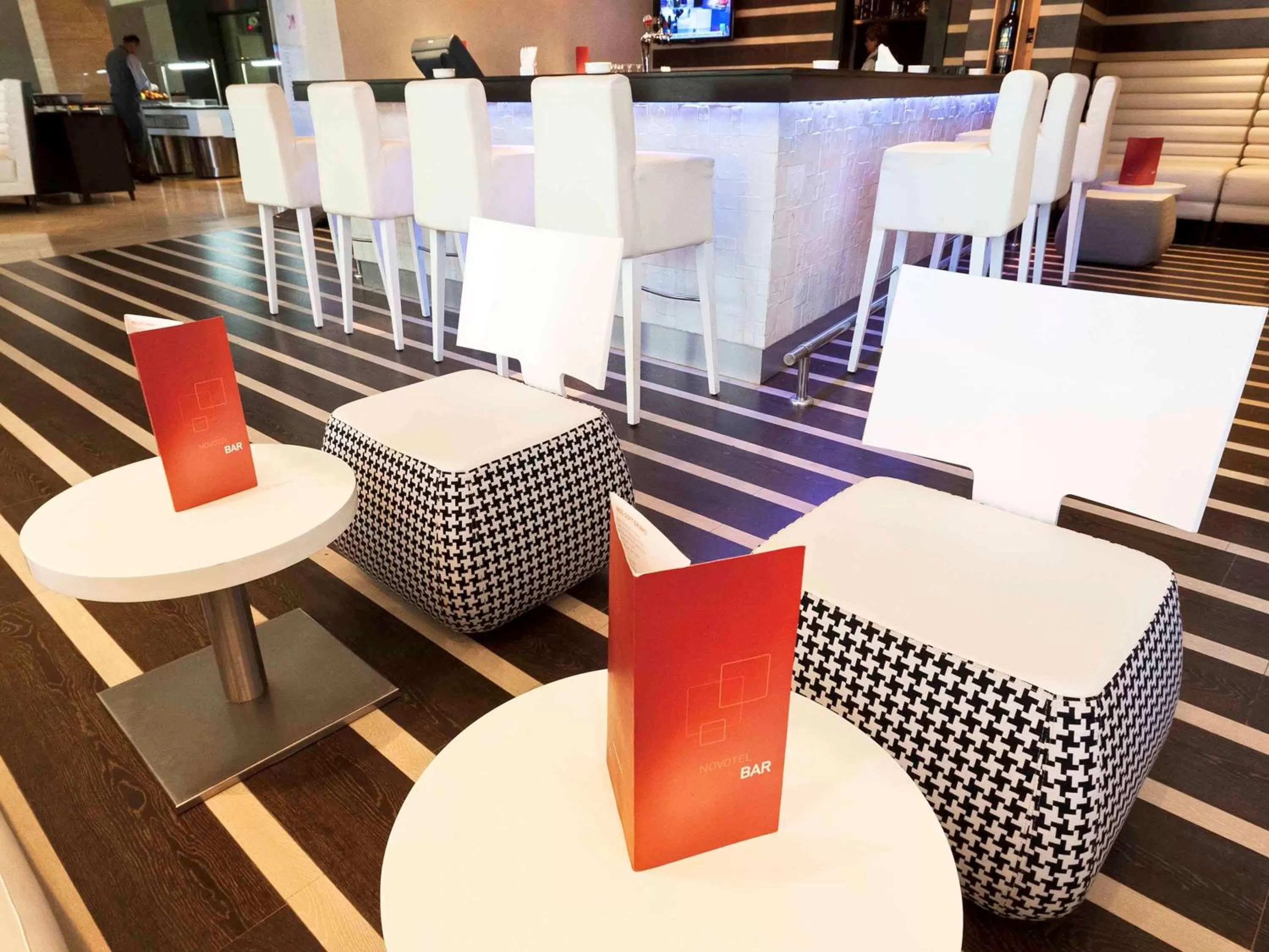 Lounge or bar in Novotel Tunis