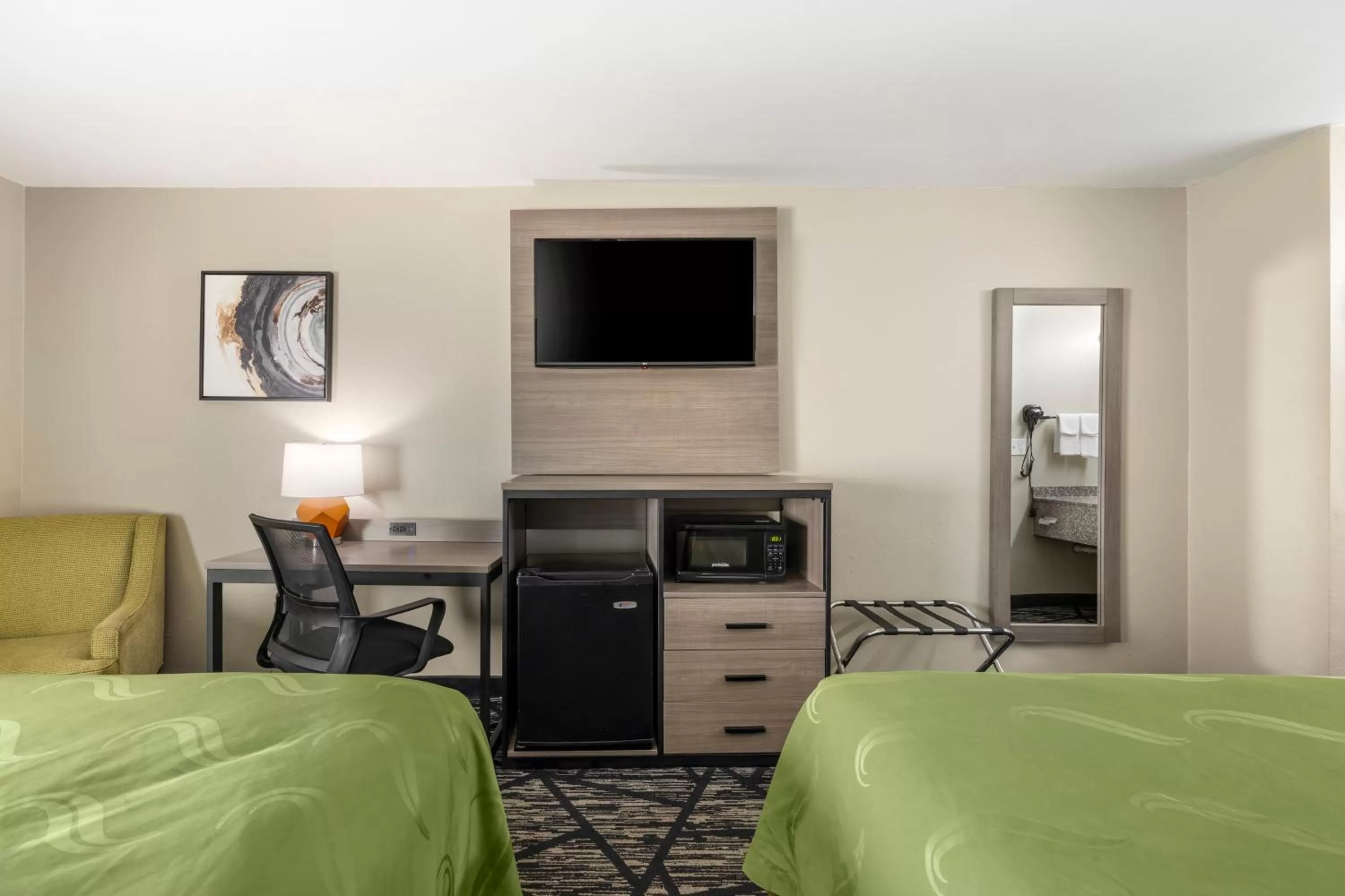 Bedroom, Bed in Quality Inn Jackson Northwest