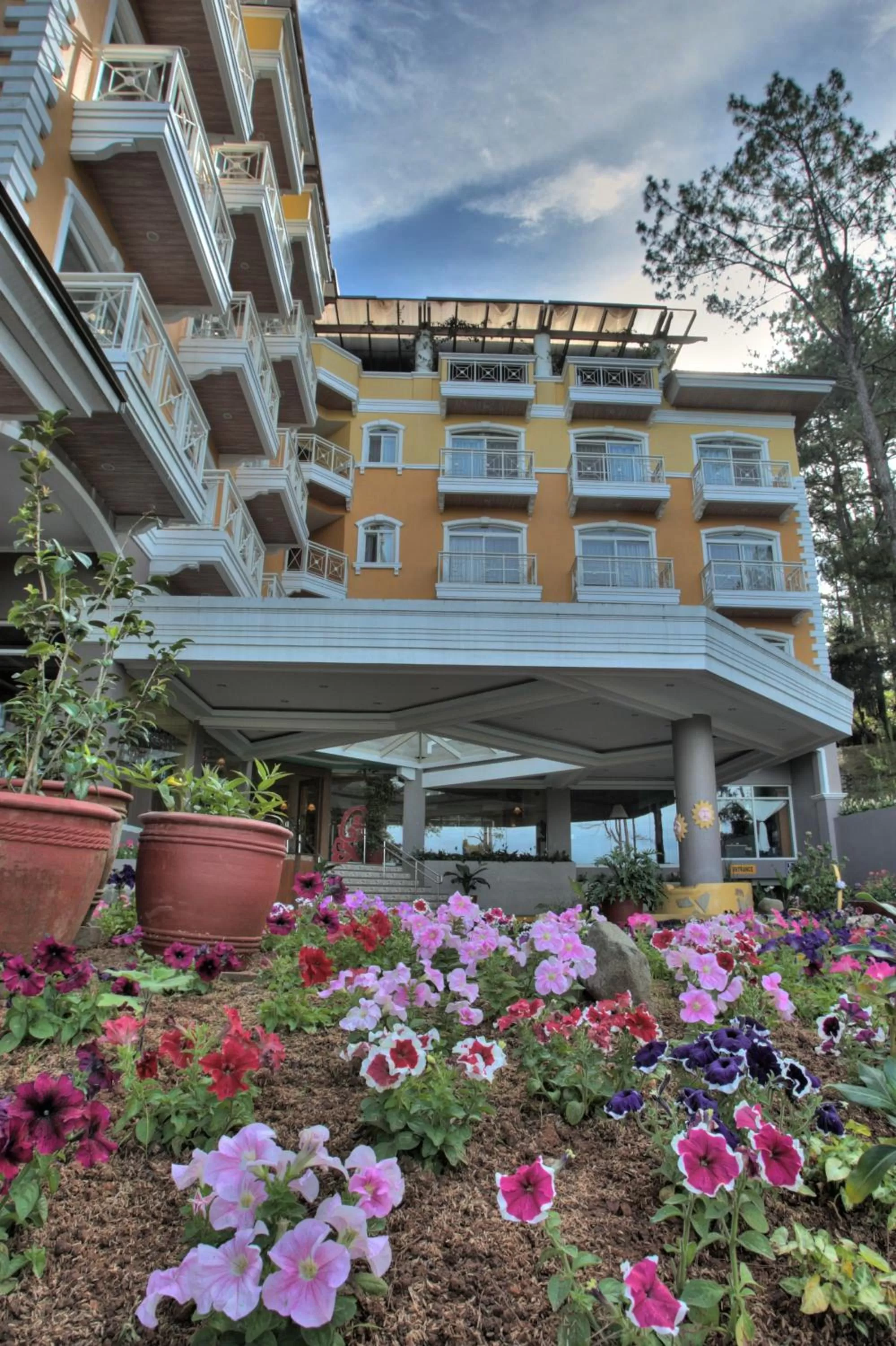 Property building in Hotel Elizabeth - Baguio