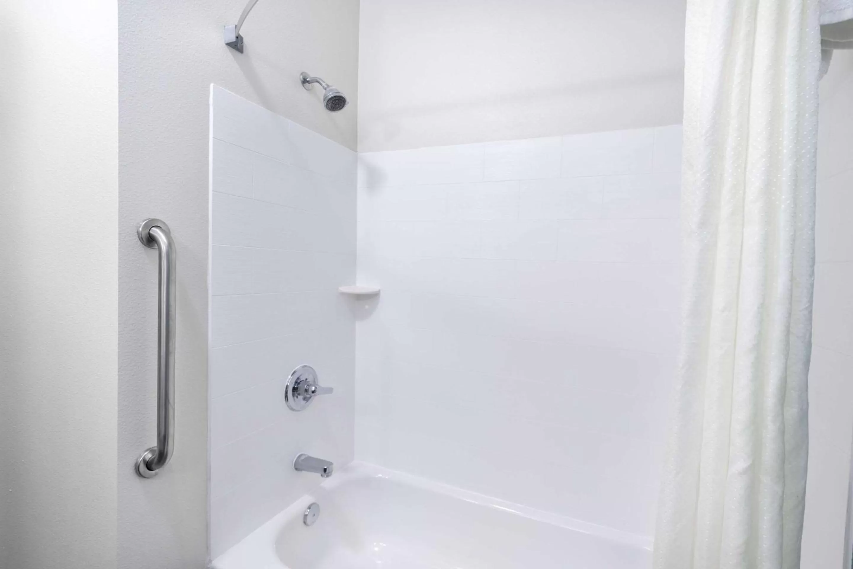 Bedroom in Sleep Inn & Suites Washington near Peoria