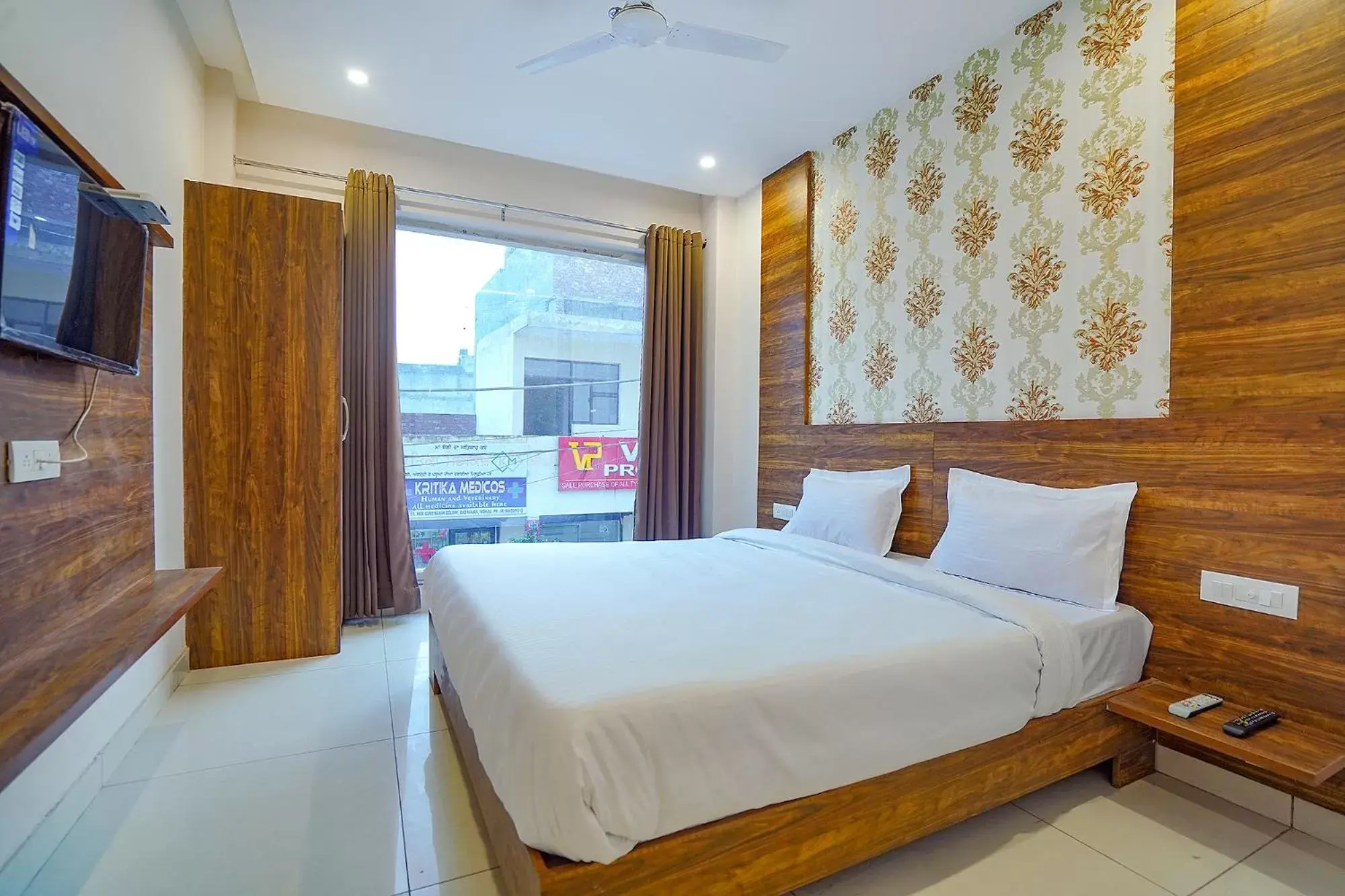 Superior Double Room in FabHotel HC Mohali Inn Superior Double Room in FabHotel HC Mohali Inn