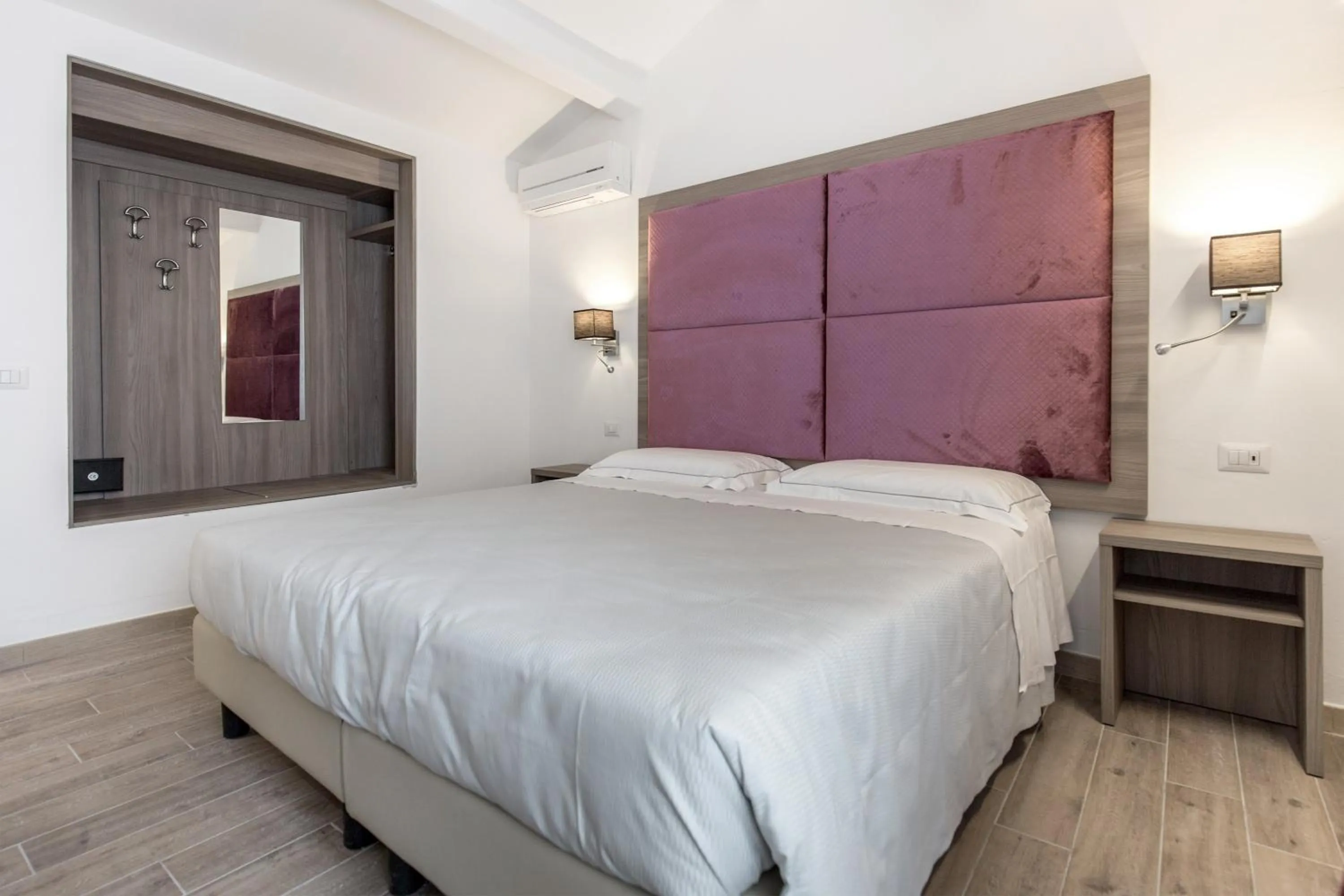 Bedroom, Bed in Apollo Guest House