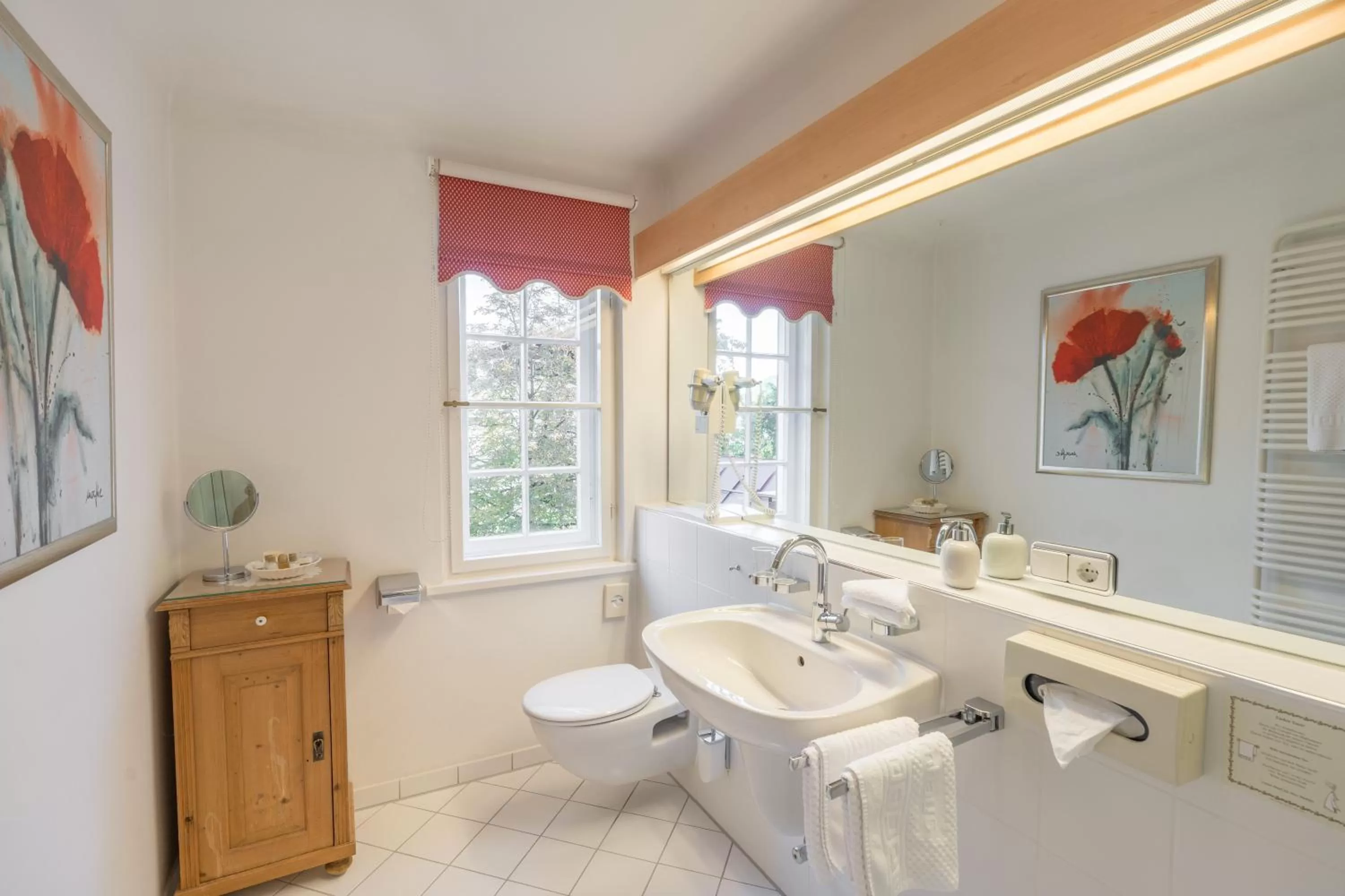 Bathroom in Geldernhaus Hotel garni