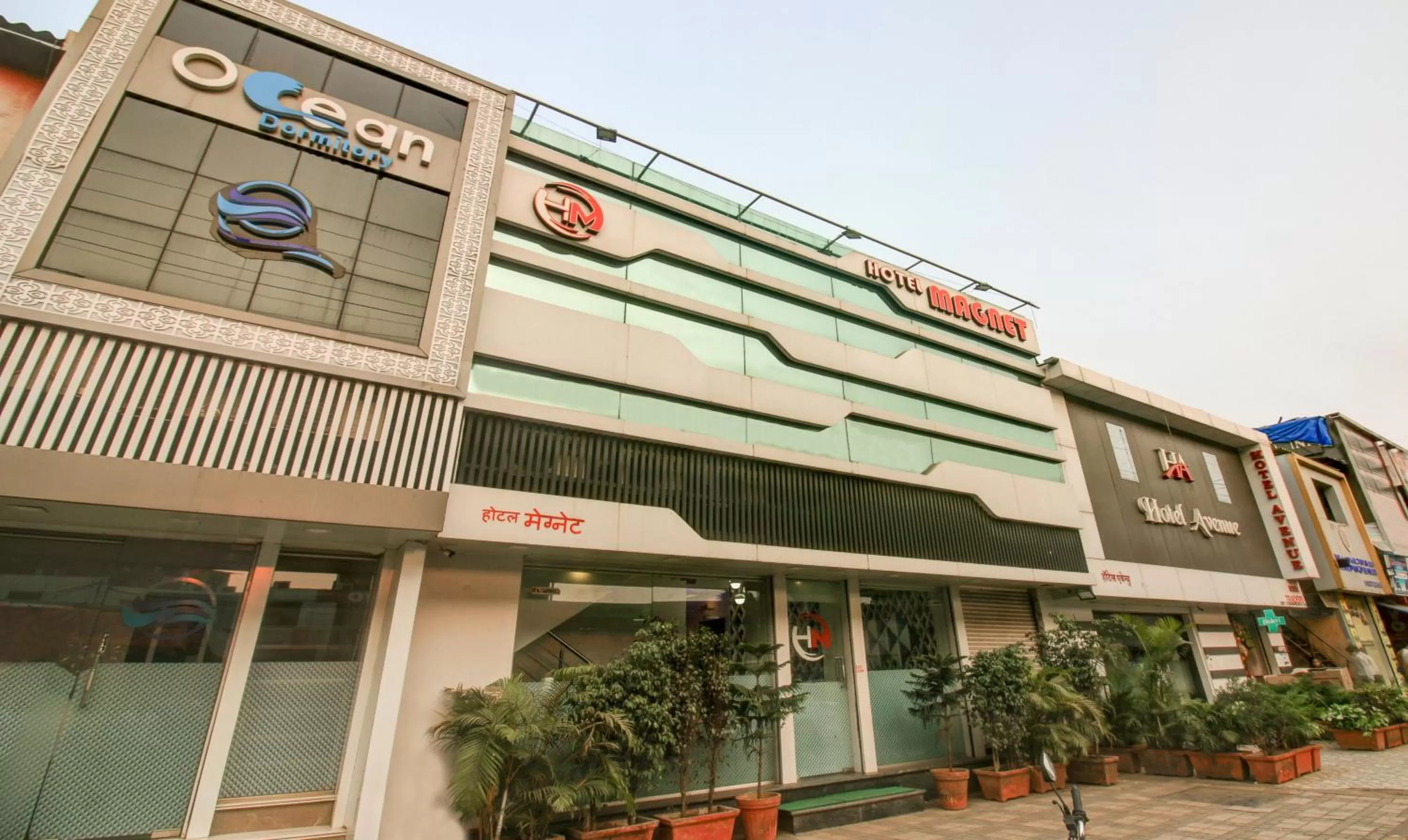 Property Building in Hotel Magnet