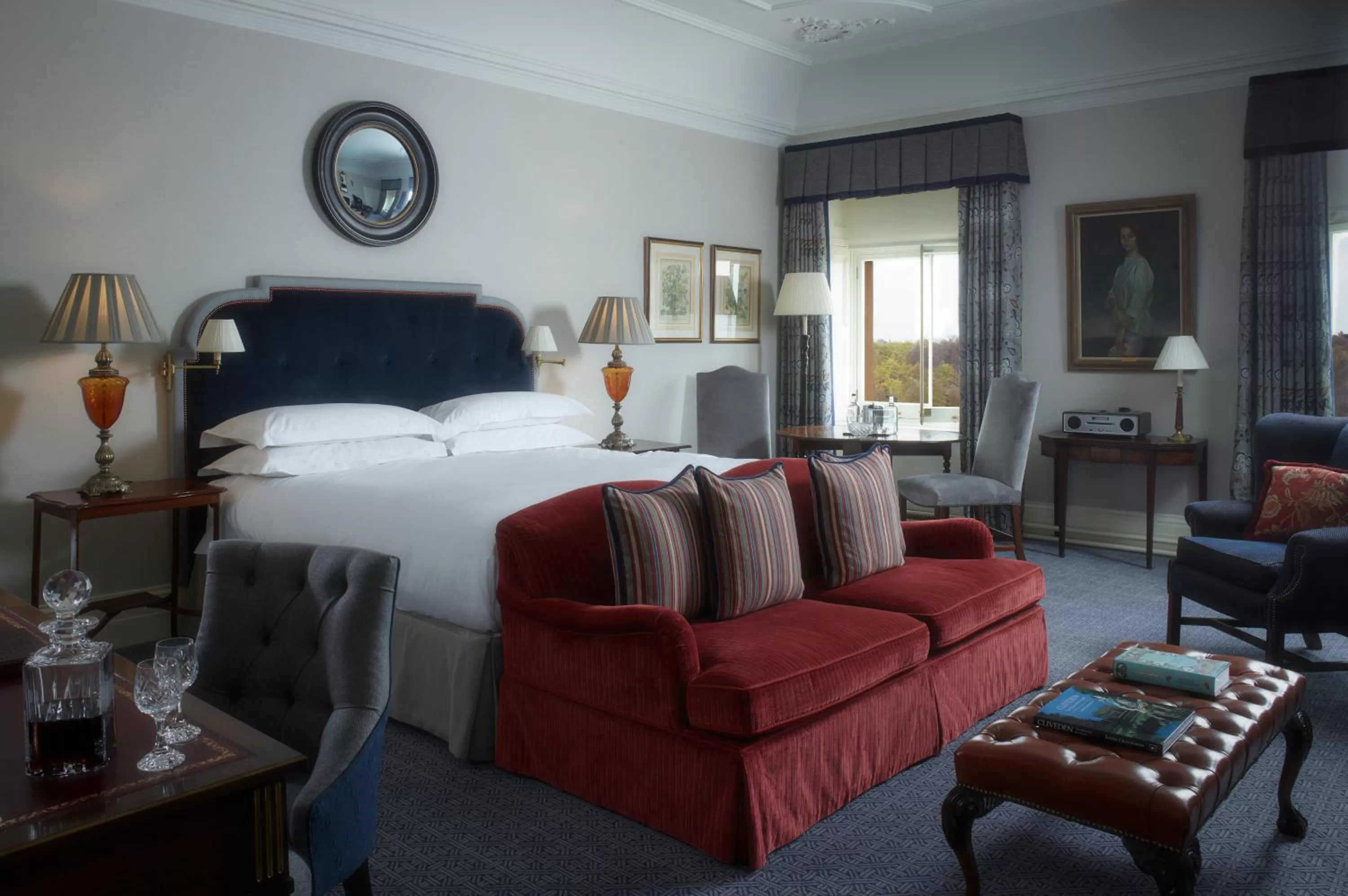 Photo of the whole room, Bed in Cliveden House - an Iconic Luxury Hotel