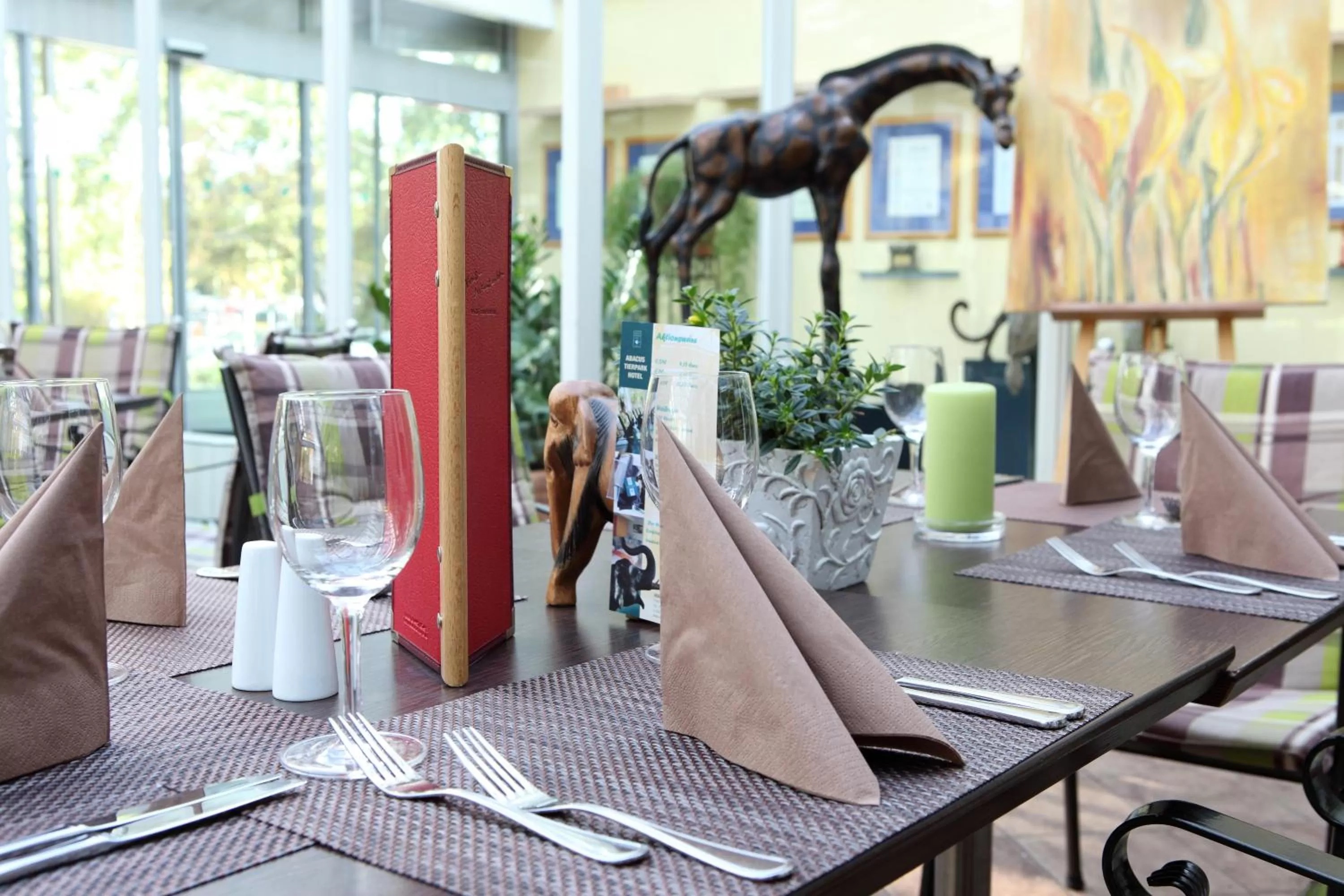 Restaurant/places to eat in ABACUS Tierpark Hotel