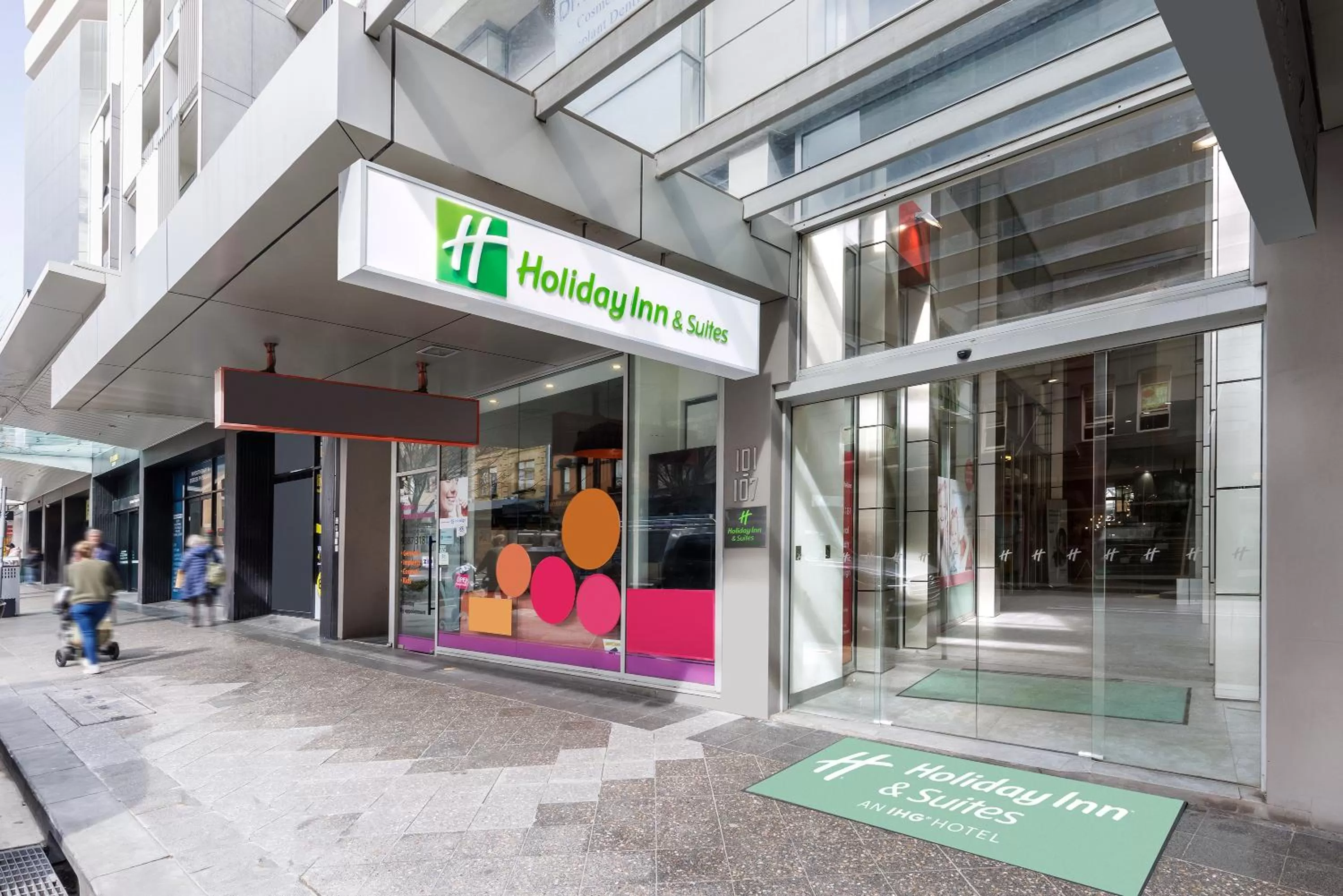 Facade/entrance in Holiday Inn & Suites Sydney Bondi Junction by IHG