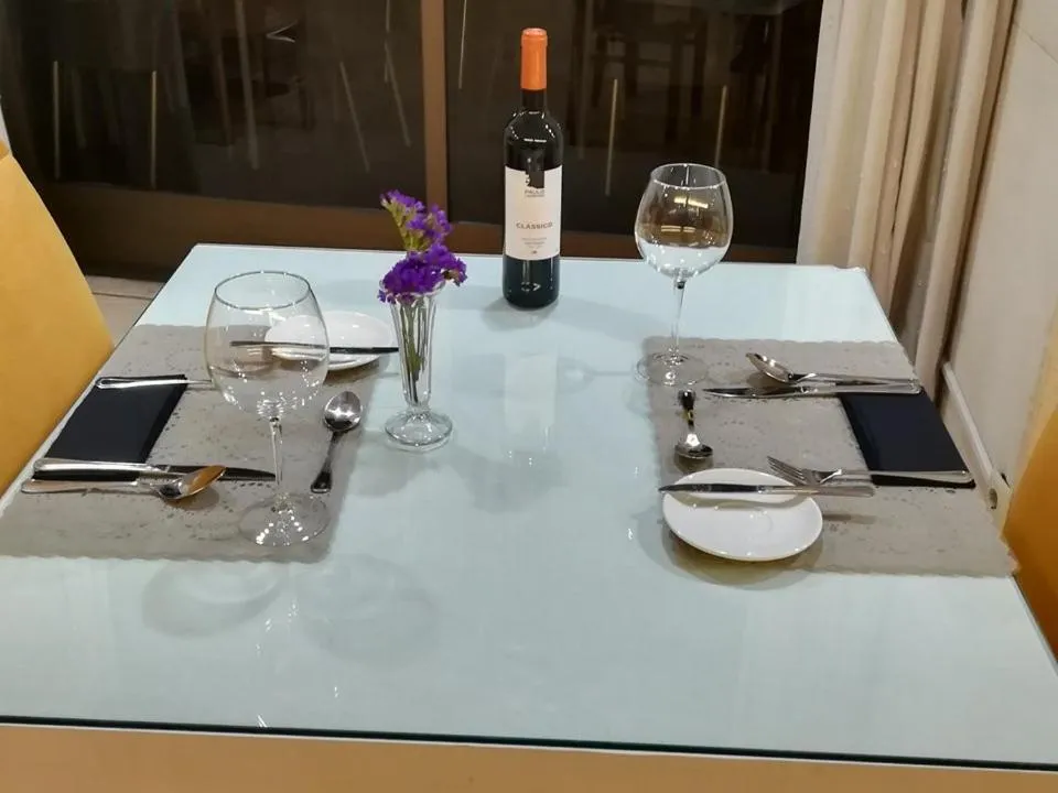 Restaurant/places to eat in Hotel Meia Lua