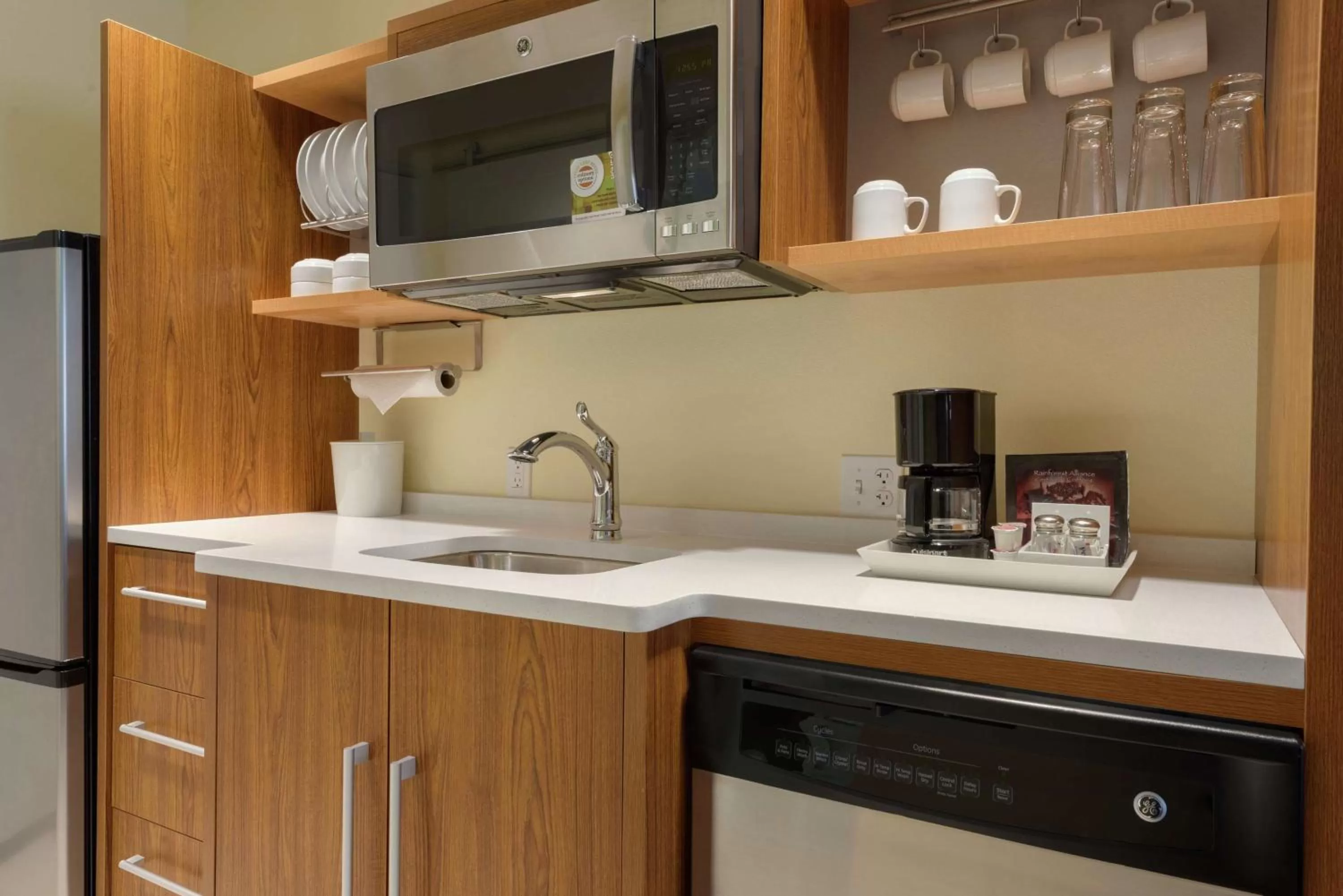 Kitchen or kitchenette in Home2 Suites by Hilton Alexandria