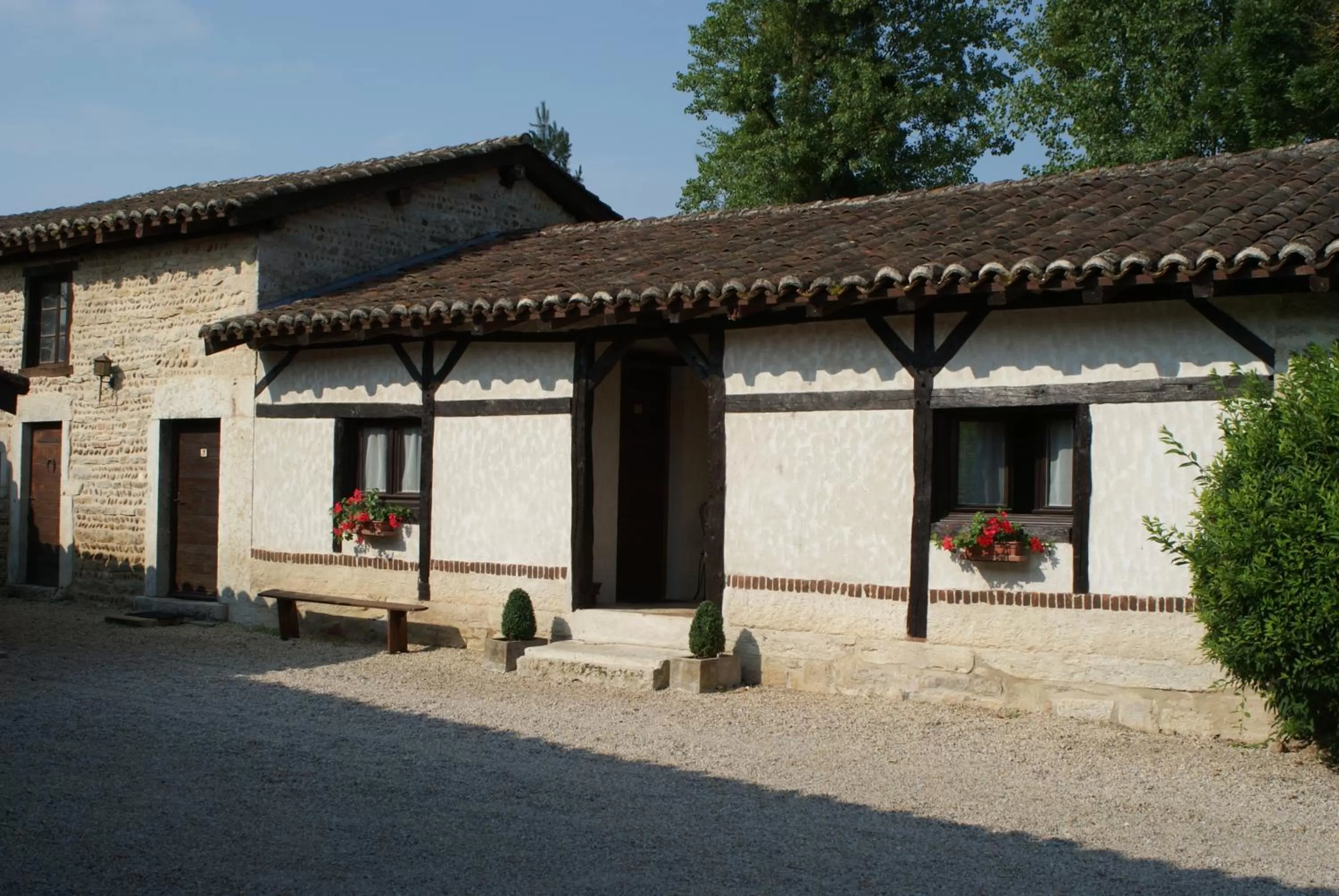 Facade/entrance, Property Building in Le Moulin de Champagne