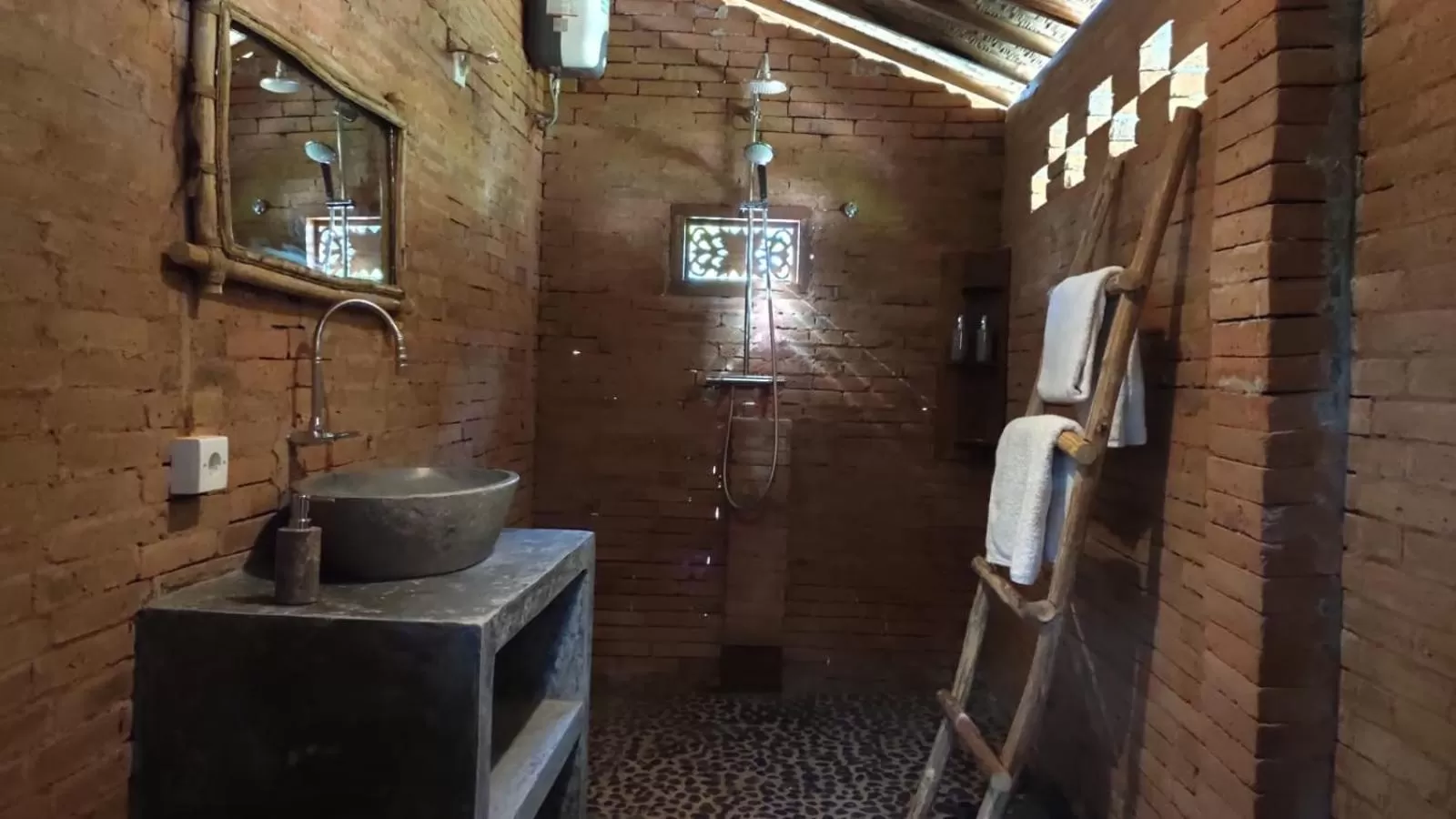 Bathroom in Tanah Damai Hotel