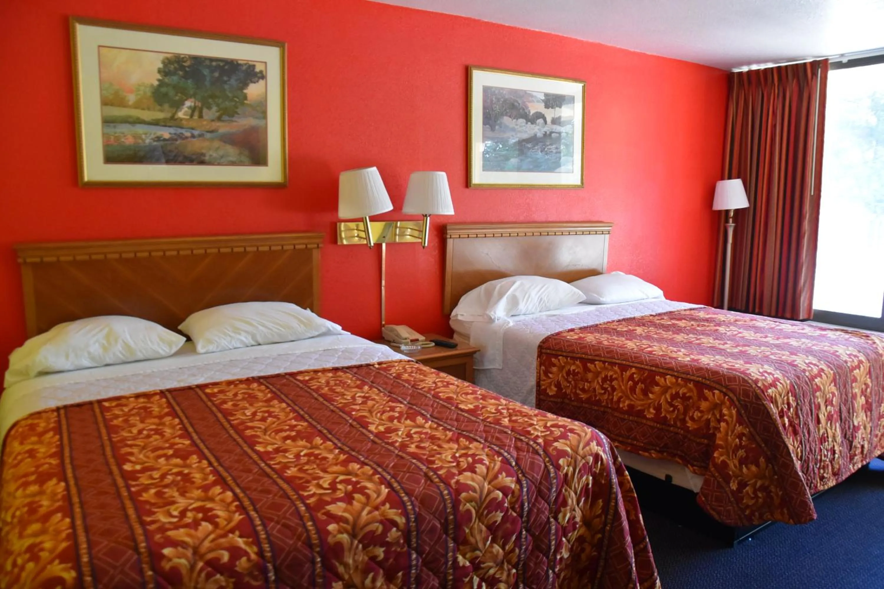 Bed in Homeplace Inn