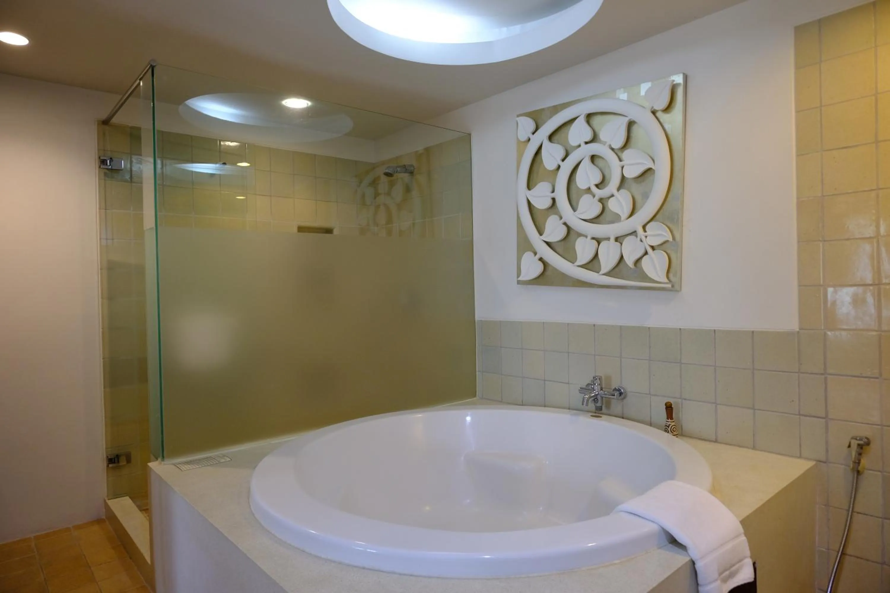 Shower in Bodhi Serene, Chiang Mai