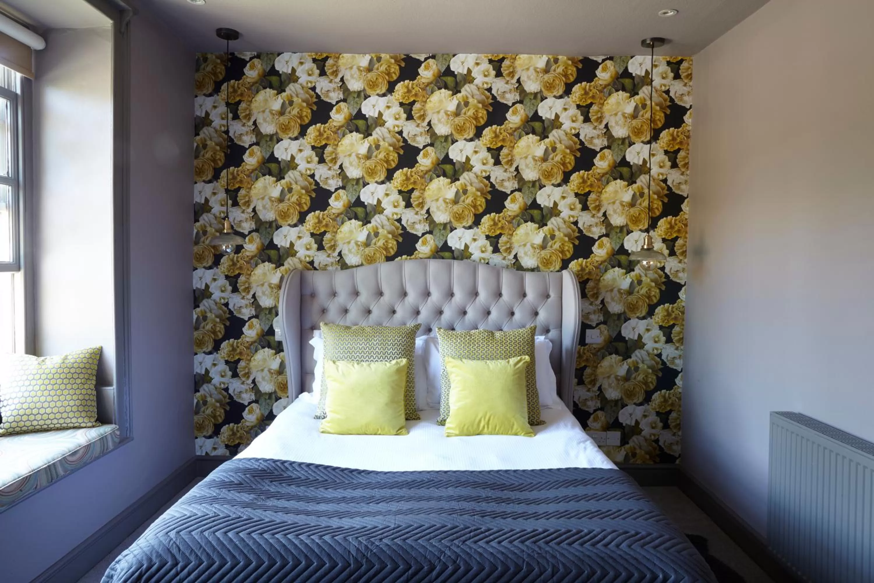 Bedroom, Bed in Horse and Groom