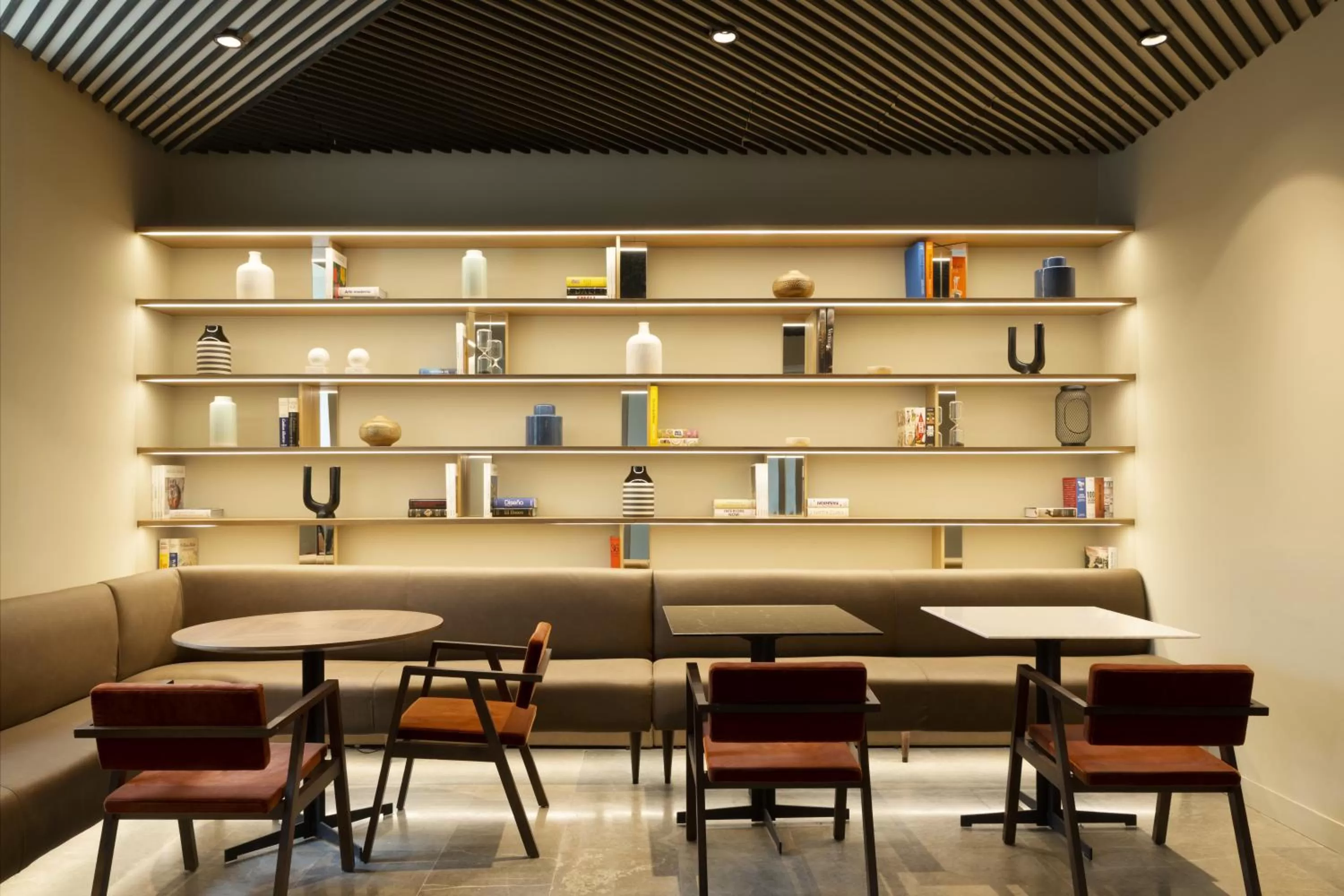 Restaurant/places to eat in ICON Embassy