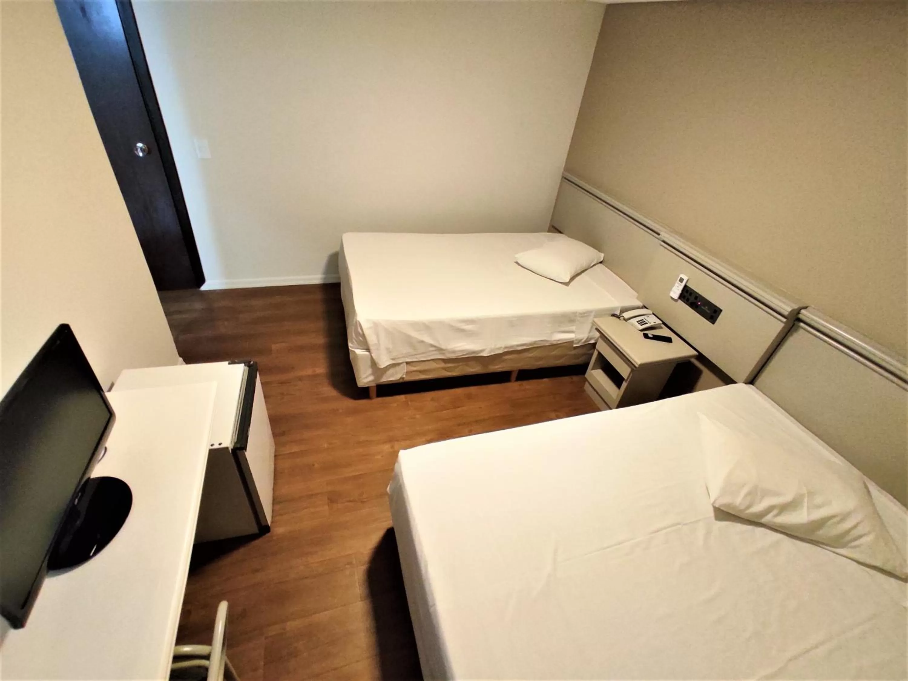 Bedroom, Bed in Granville Hotel