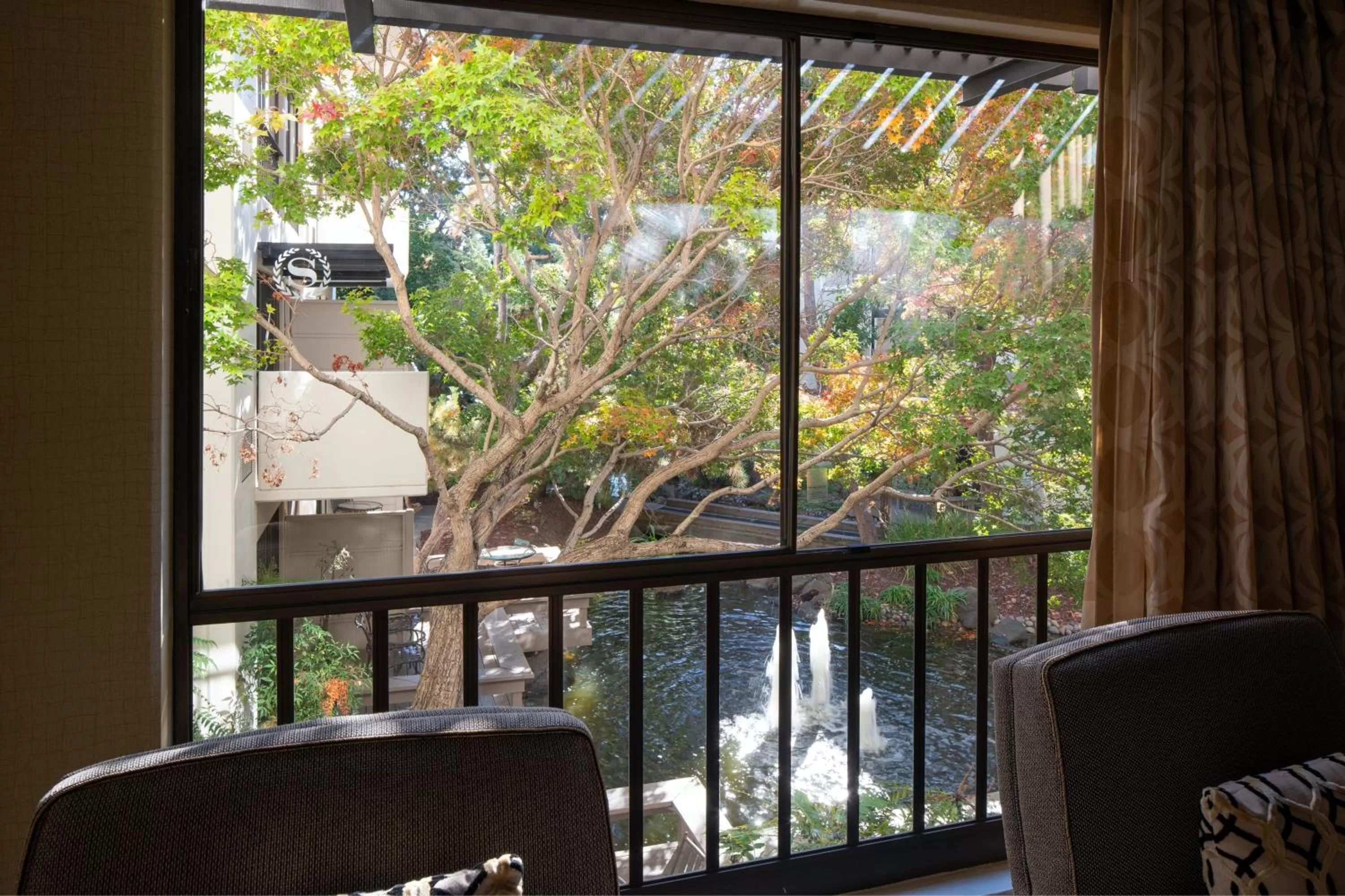 Photo of the whole room in Sheraton Palo Alto Hotel