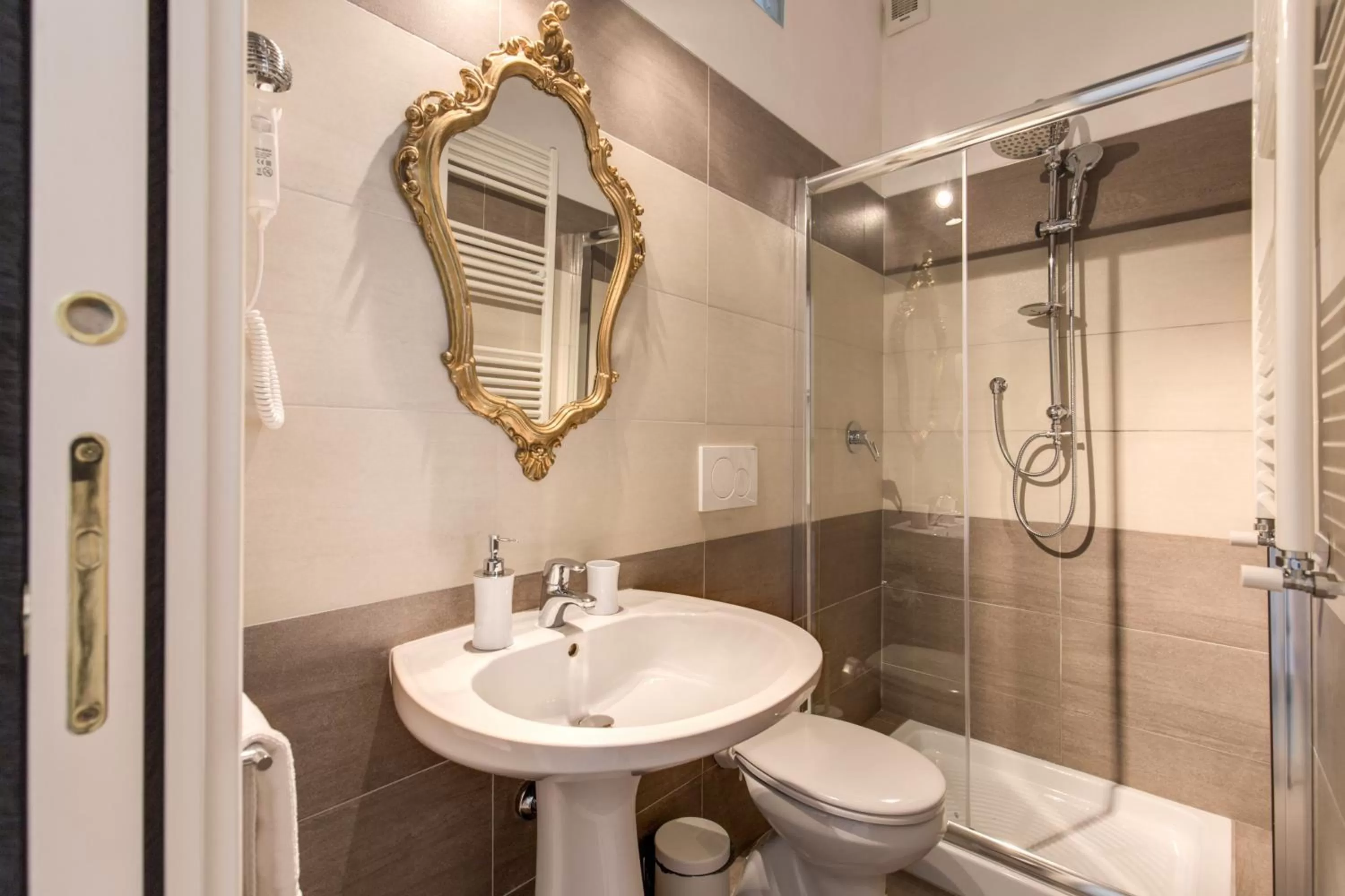 Shower in Relais La Torretta