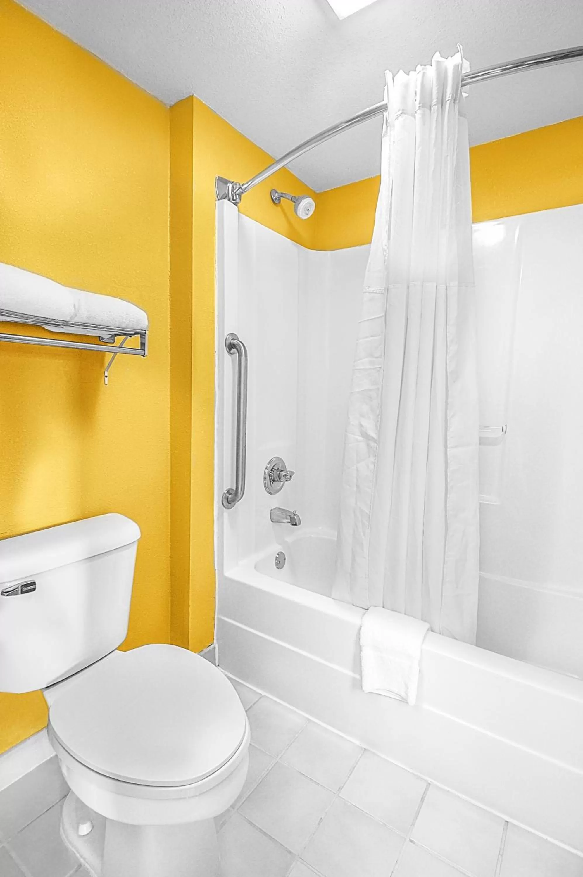 Bathroom in Welcome Inn