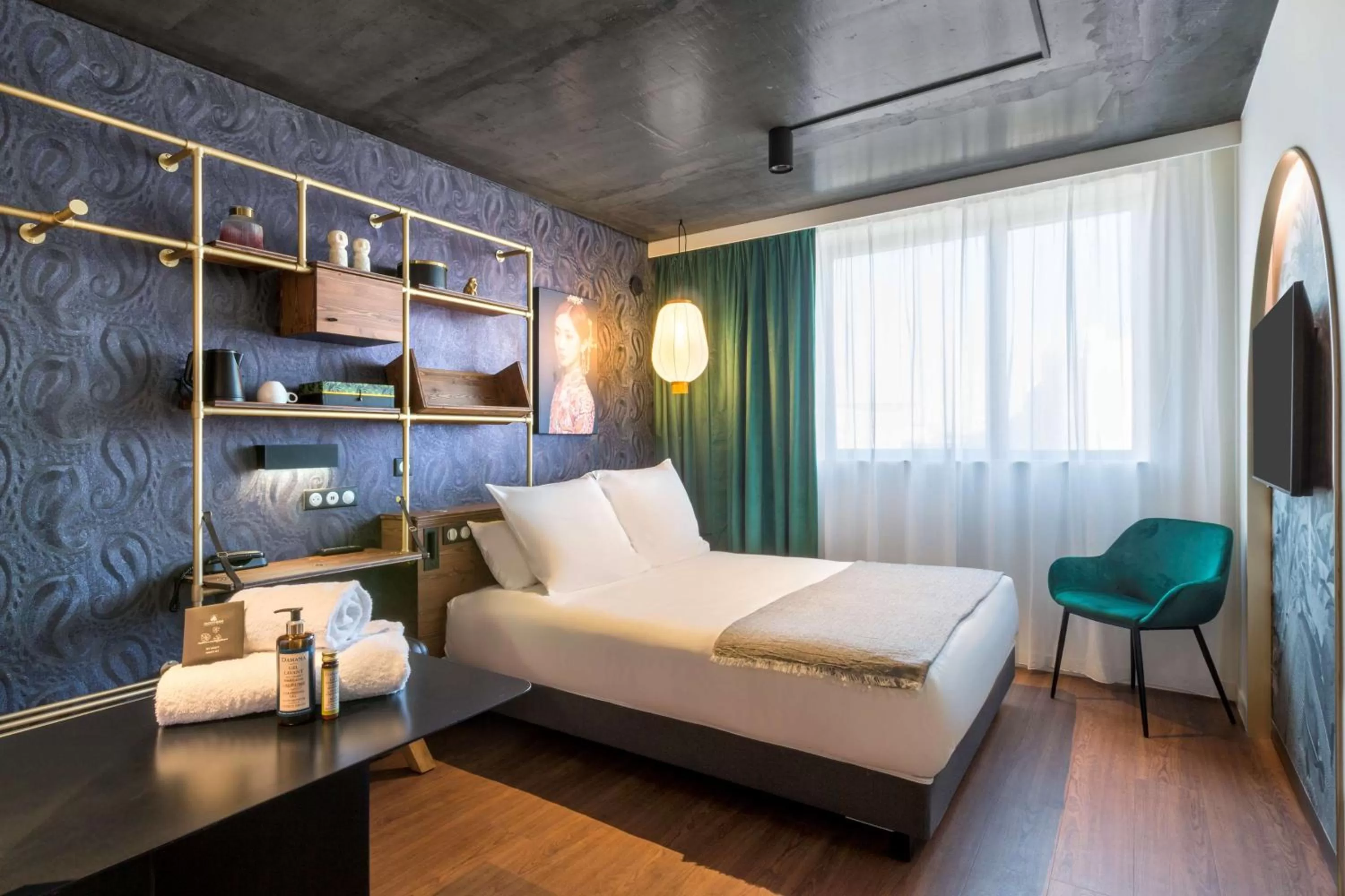 Photo of the whole room, Bed in Aiden by Best Western Lorient Centre