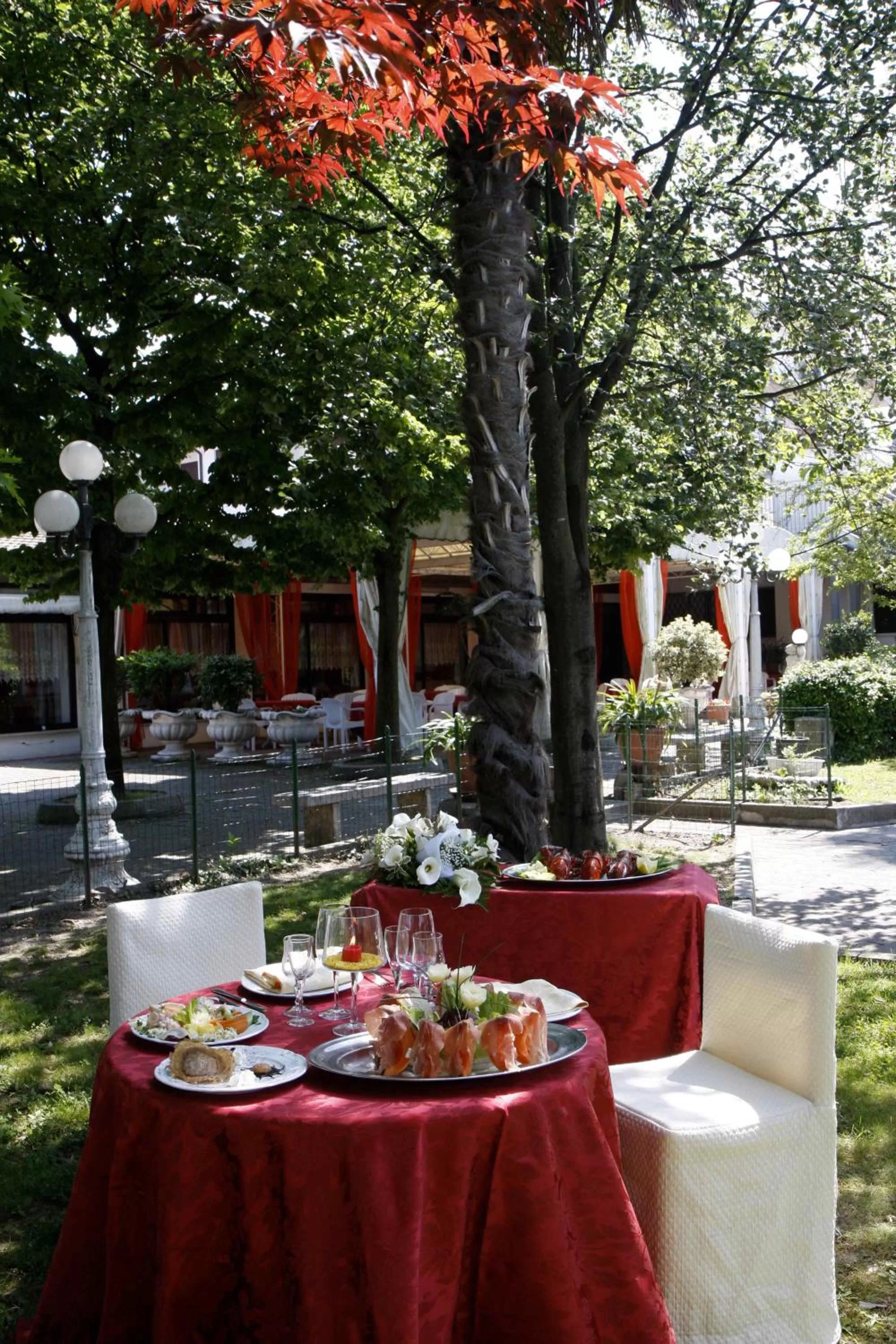 Restaurant/places to eat in Hotel Bracco