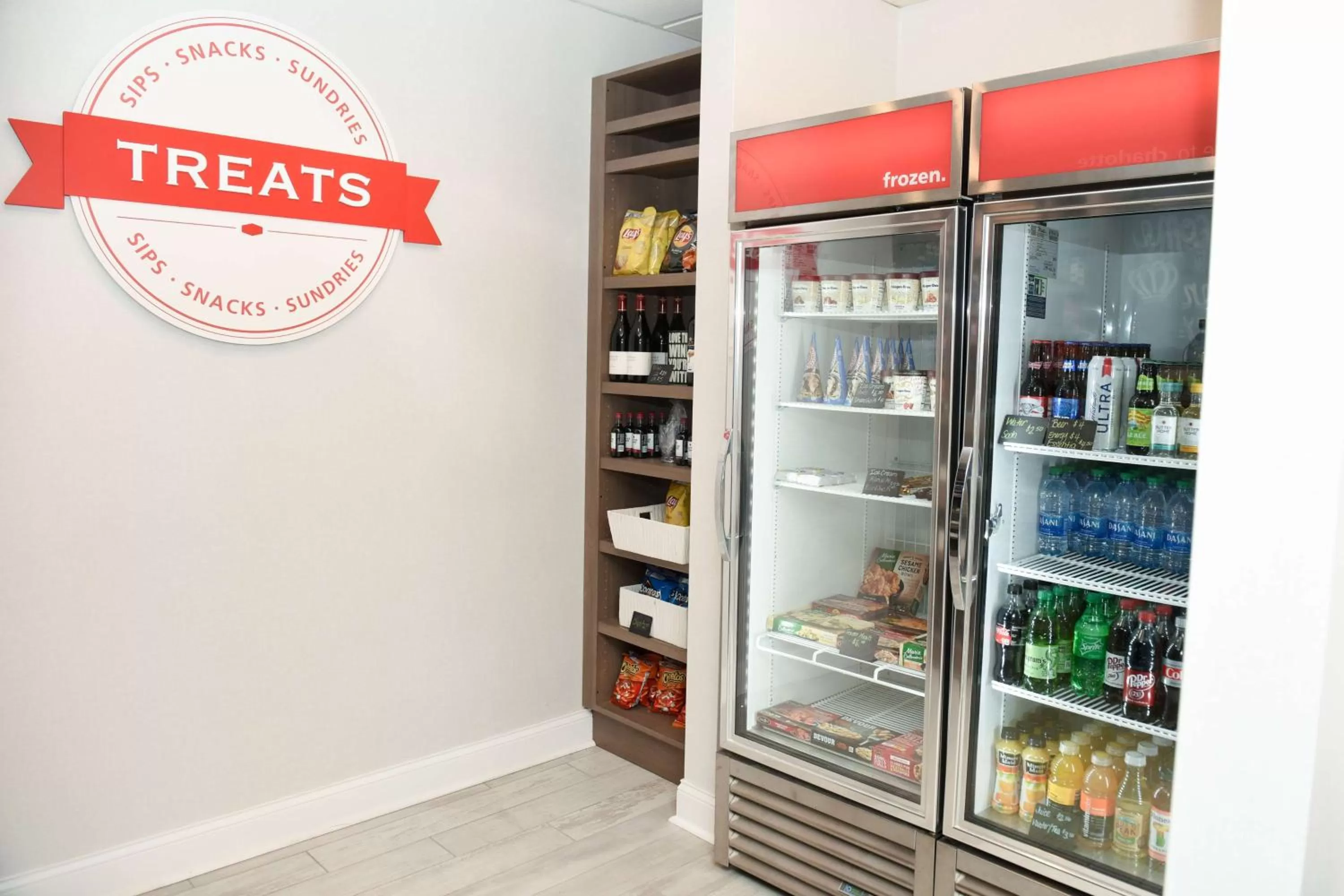 Restaurant/places to eat in Hampton Inn & Suites South Park at Phillips Place