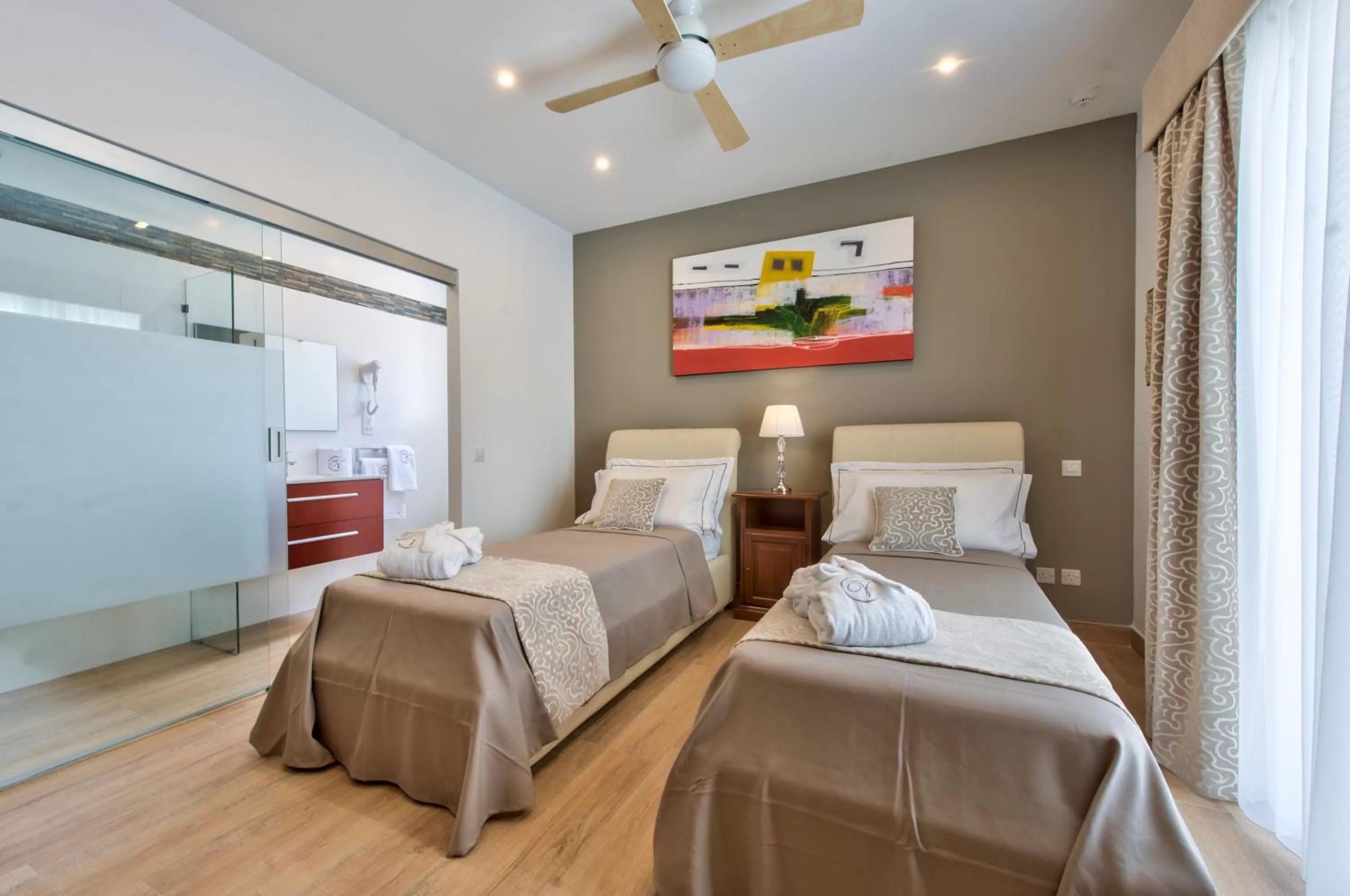 Bathroom, Bed in Palazzo Violetta