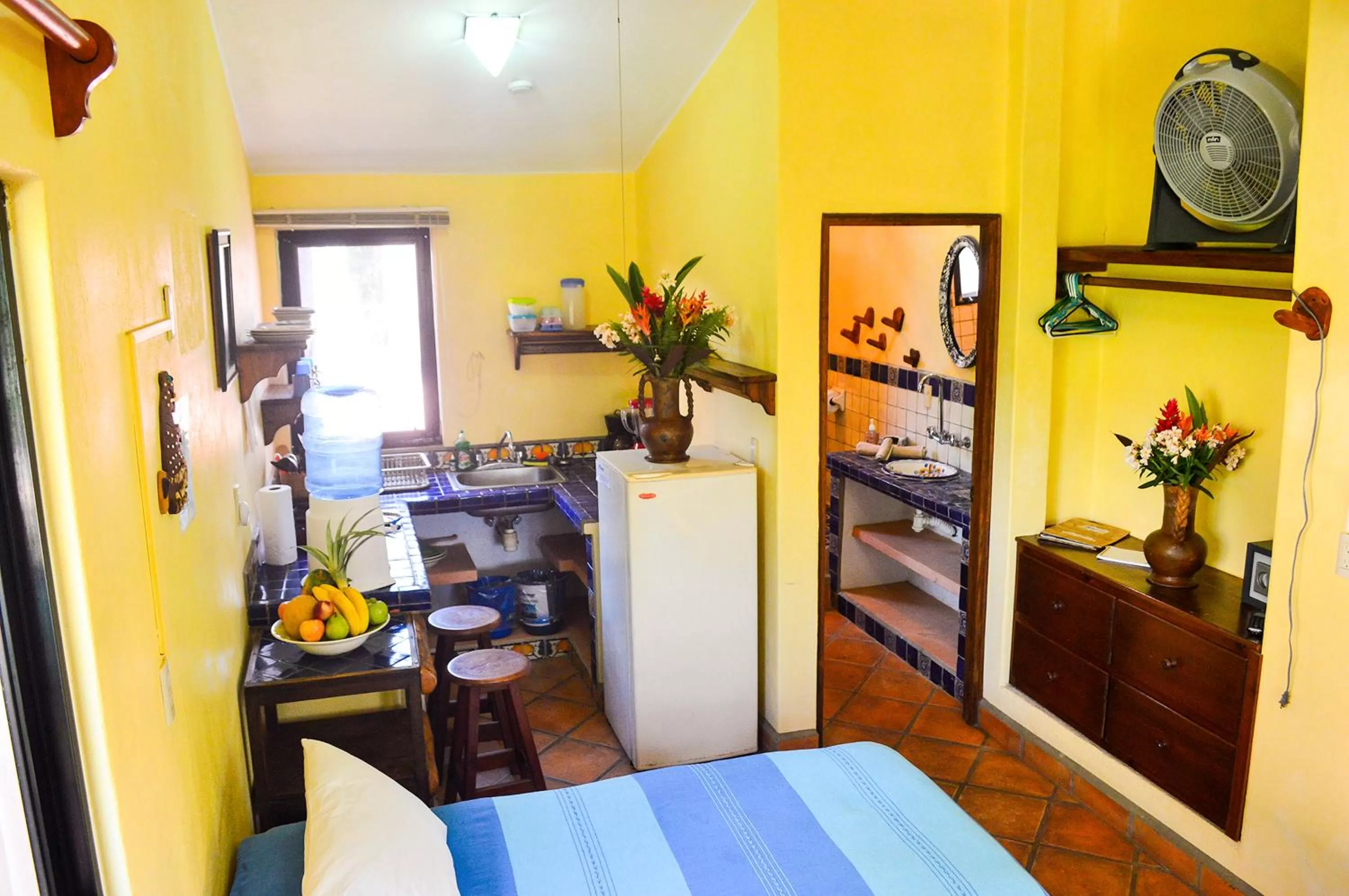 Photo of the whole room in Hotel Casamar Suites