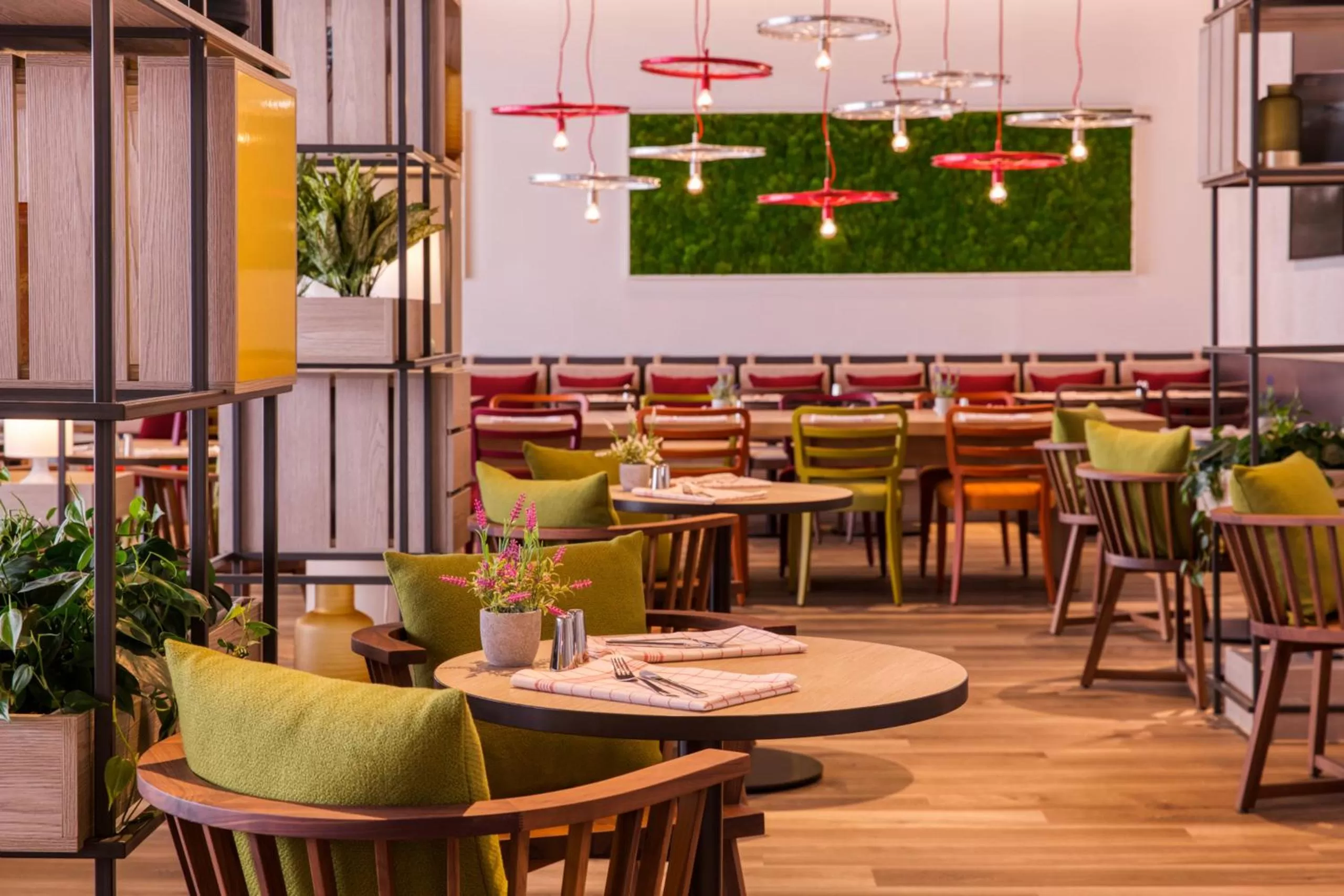 Restaurant/places to eat in IntercityHotel Graz