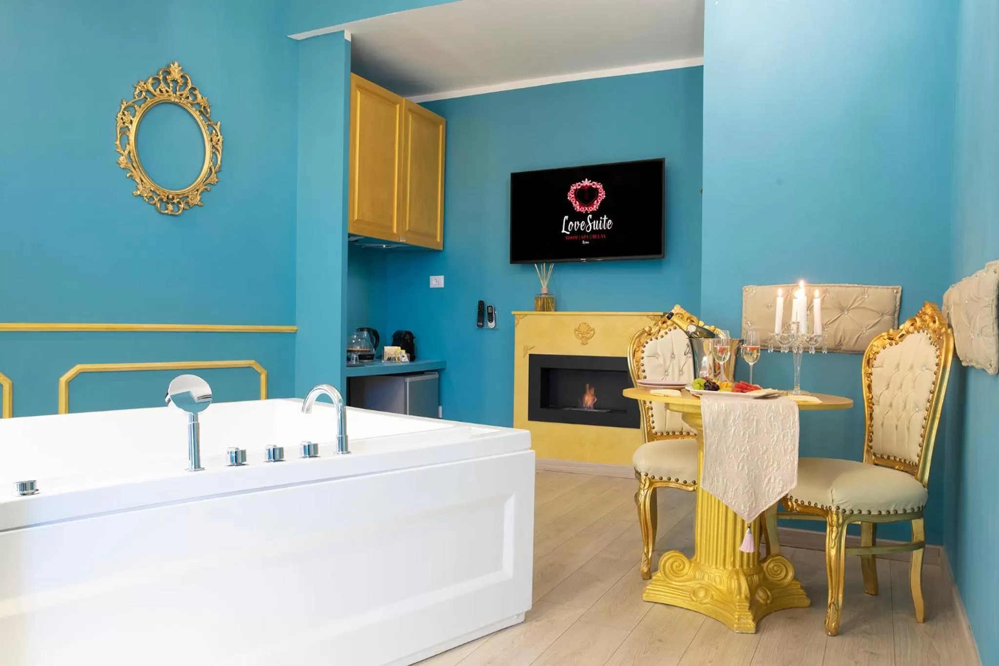 TV and multimedia, Bed in Love Suite Roma - Il Nido d'Amore