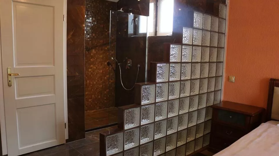 Bed in Hotel Begolli