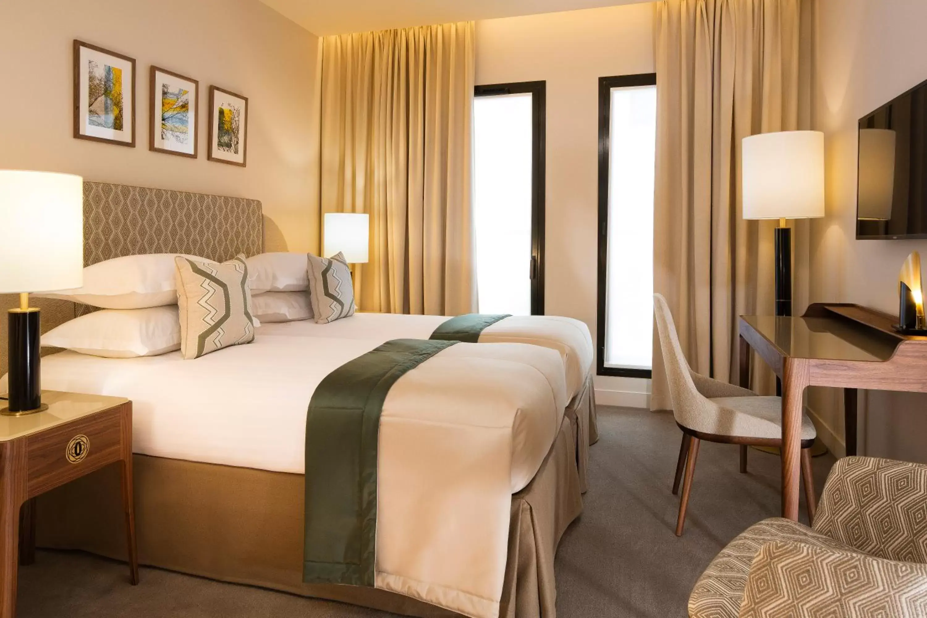 Deluxe Twin Room in Le Tsuba Hotel Deluxe Twin Room in Le Tsuba Hotel