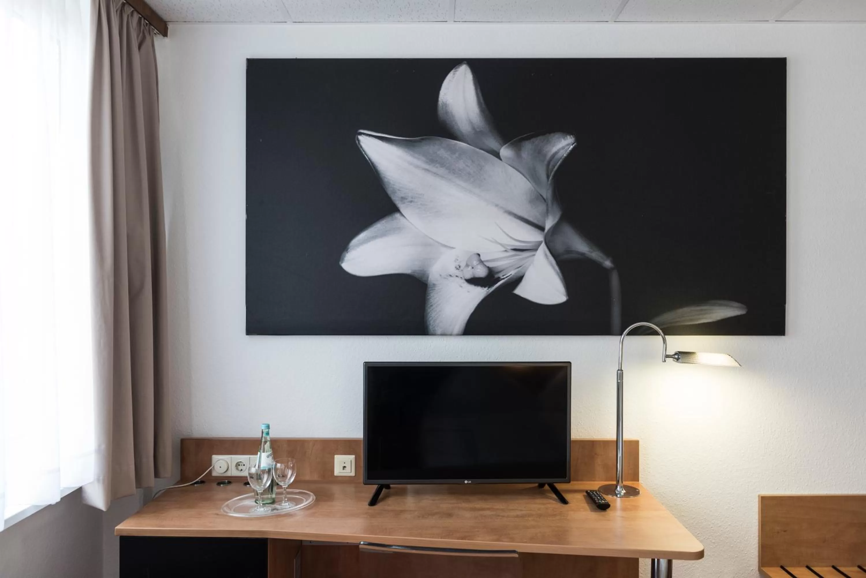 Photo of the whole room in Days Inn Dortmund West