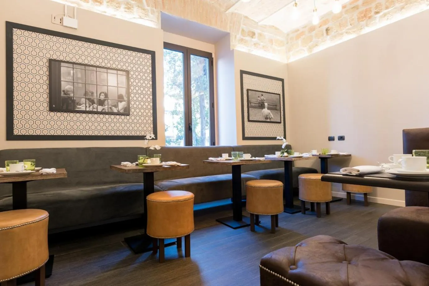 Restaurant/places to eat in Deseo Home