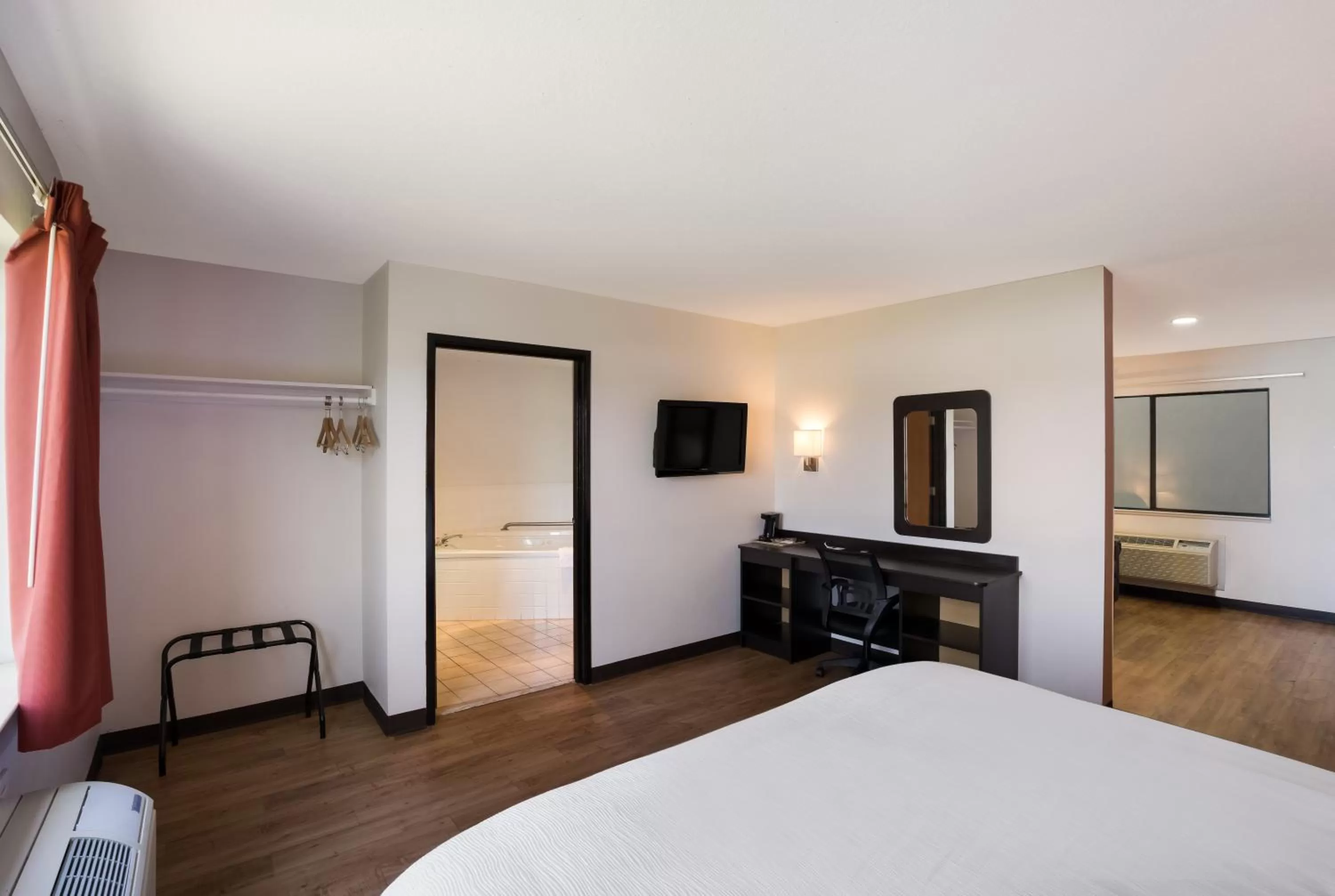 Bed in Quality Inn & Suites Junction