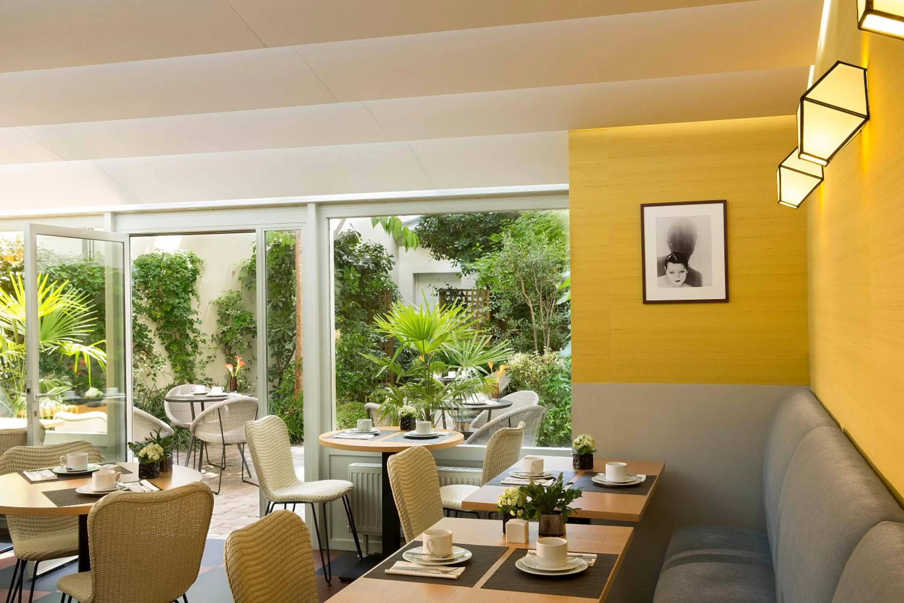 Restaurant/places to eat in Hôtel A La Villa des Artistes