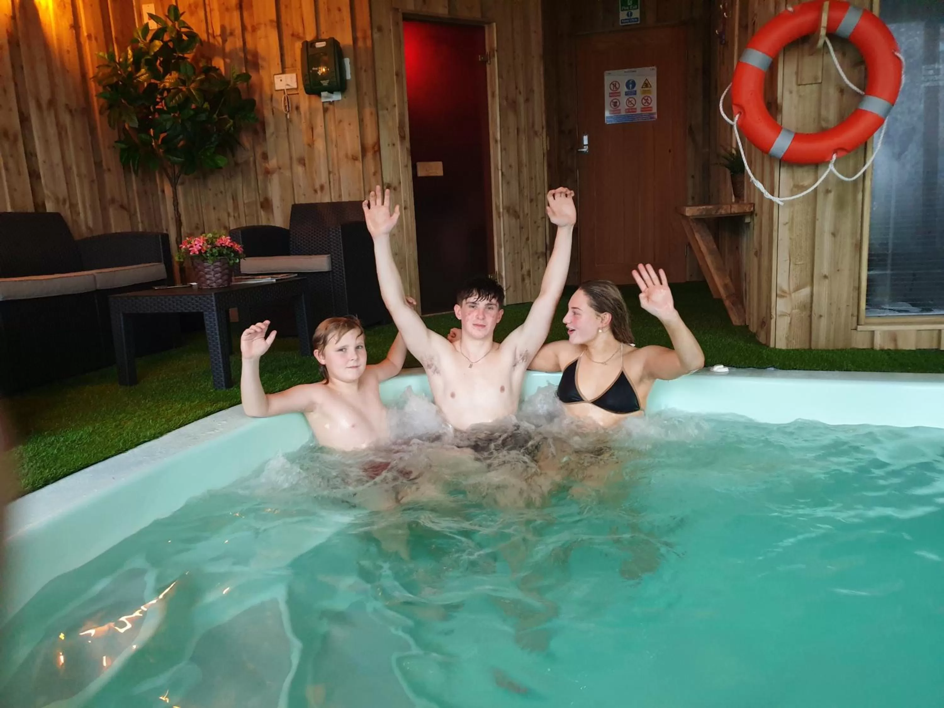 Swimming Pool in Crackin View Guest House