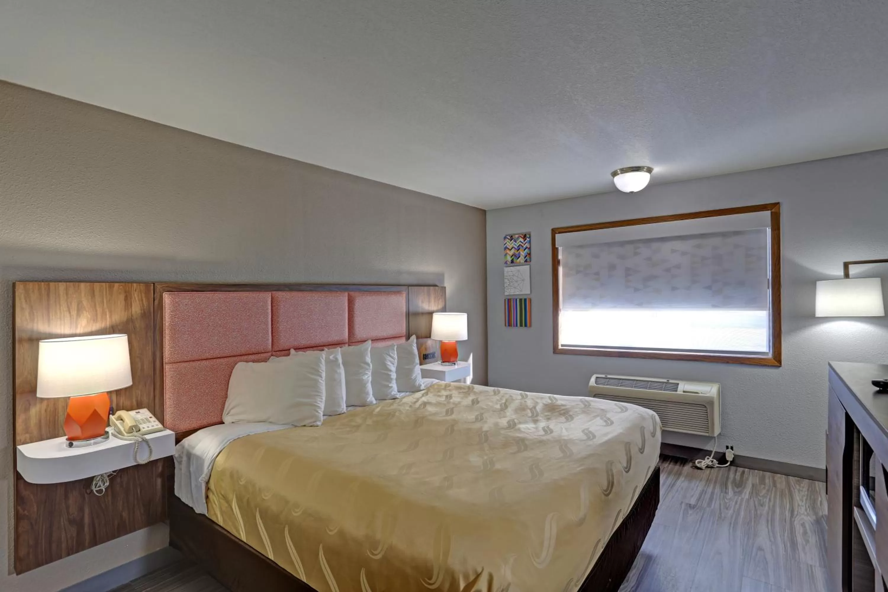 Bedroom, Bed in Quality Inn Pierre-Fort Pierre