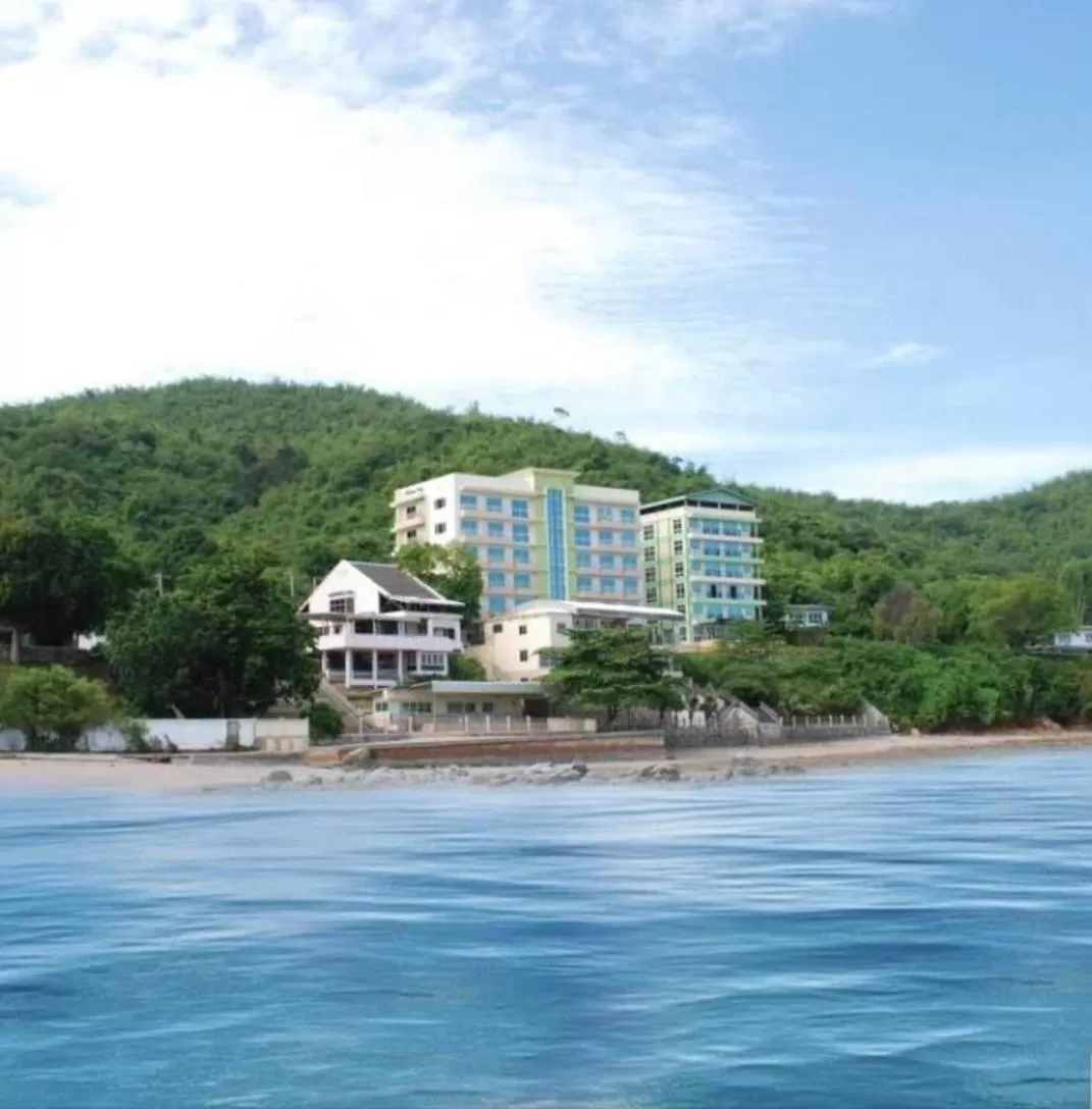 Property building in โรงแรม ชาโตว์วิสต้า