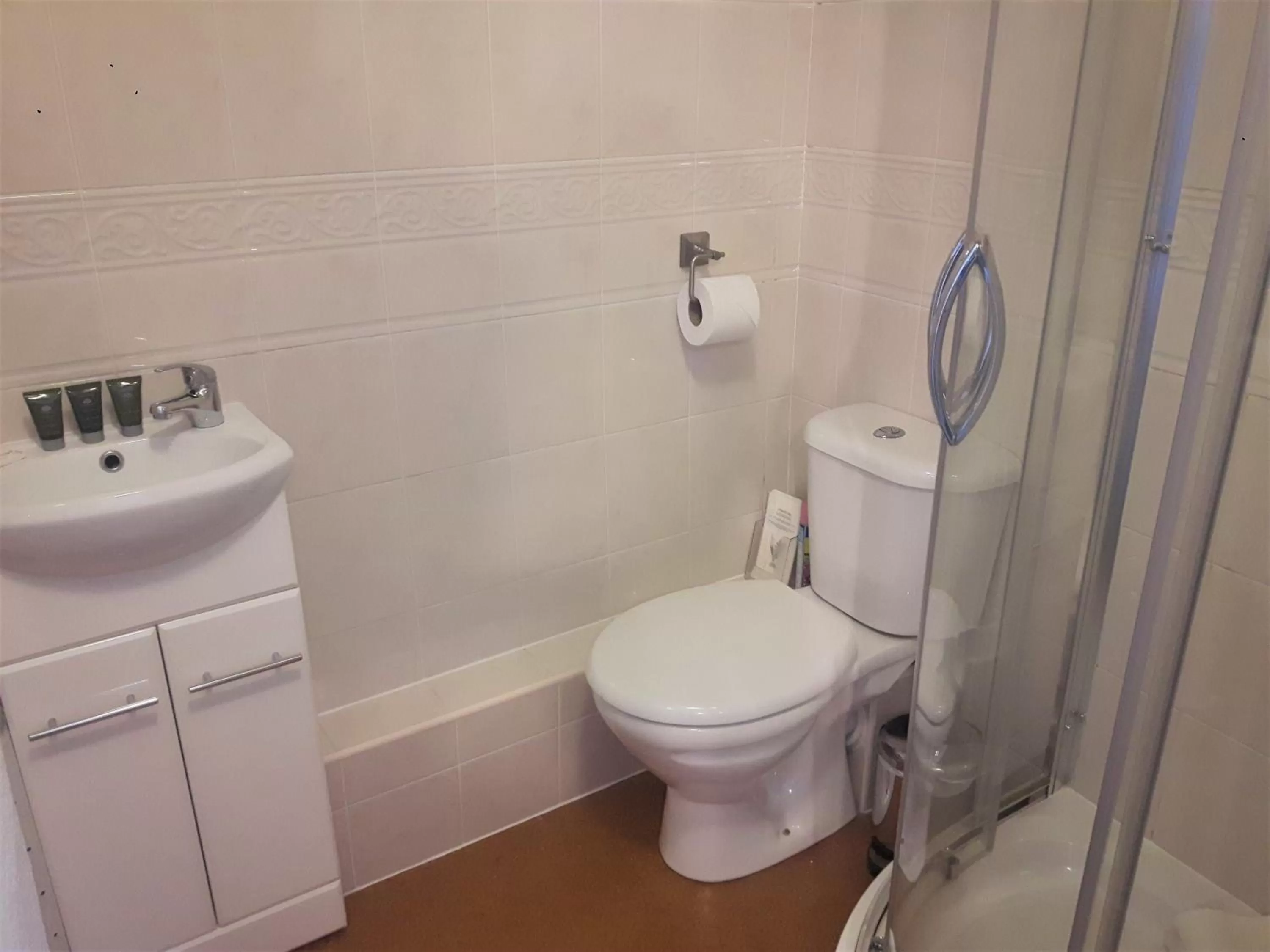 Shower in Lancaster Townhouse