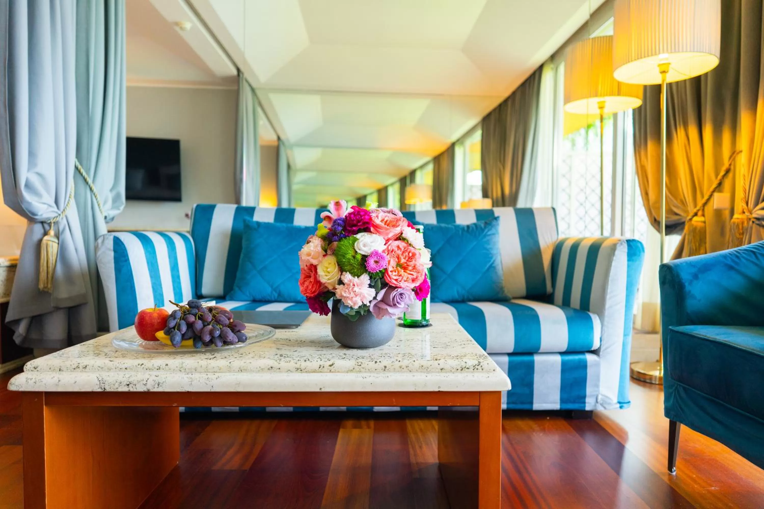 Panorama One Bedroom Suite with Balcony in Villa Principe Leopoldo - Ticino Hotels Group