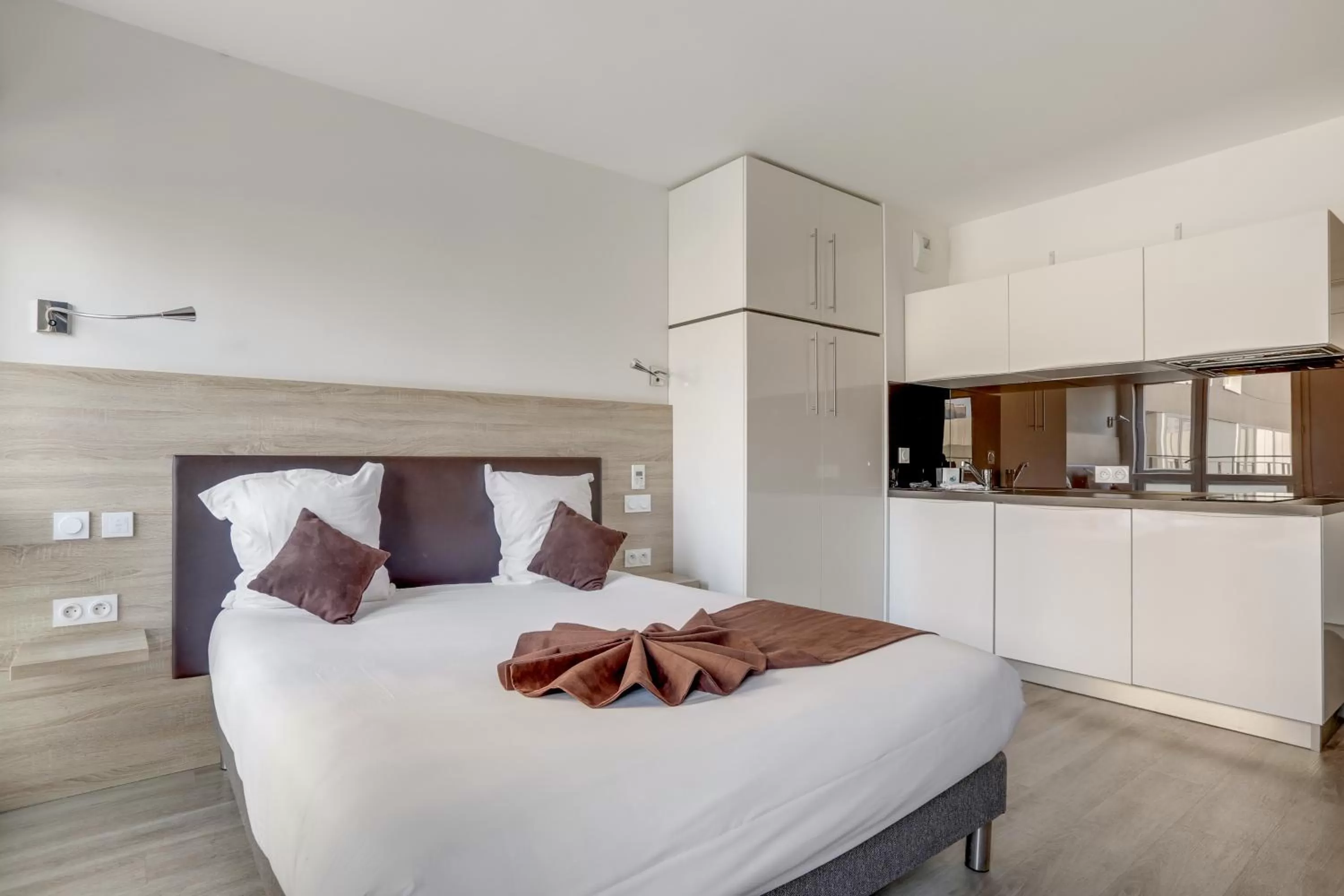 Bed in All Suites Appart Hôtel - Choisy-le-Roi